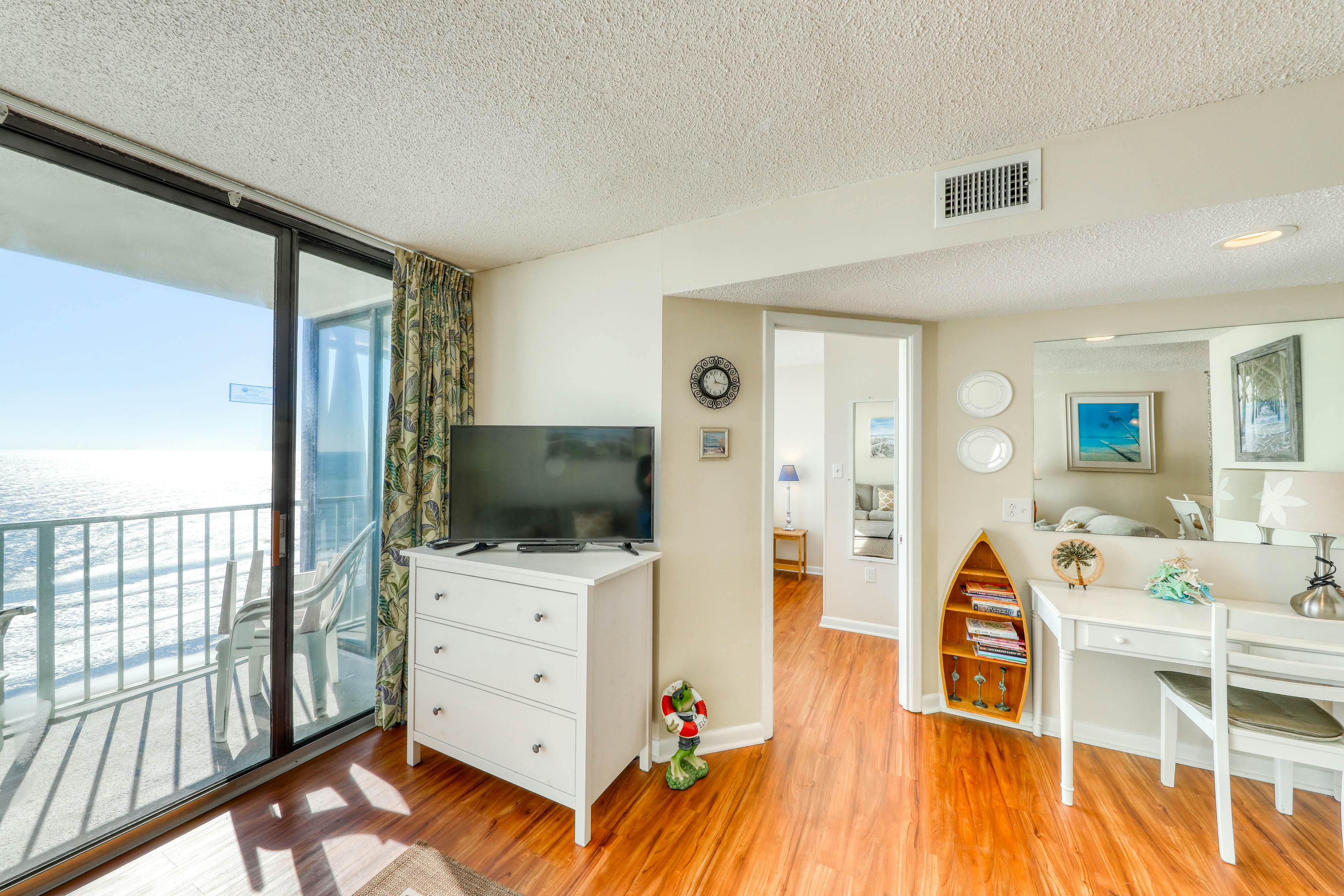 Sands Beach Club 1127