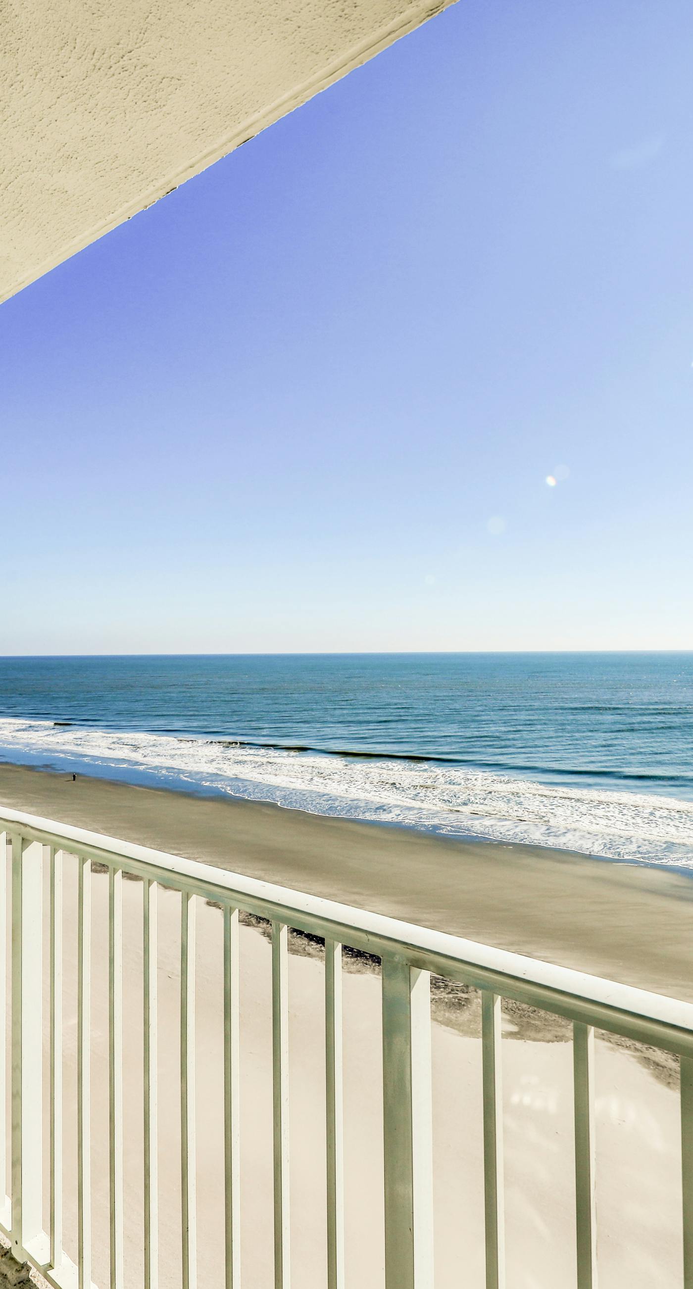 Sands Beach Club 1127