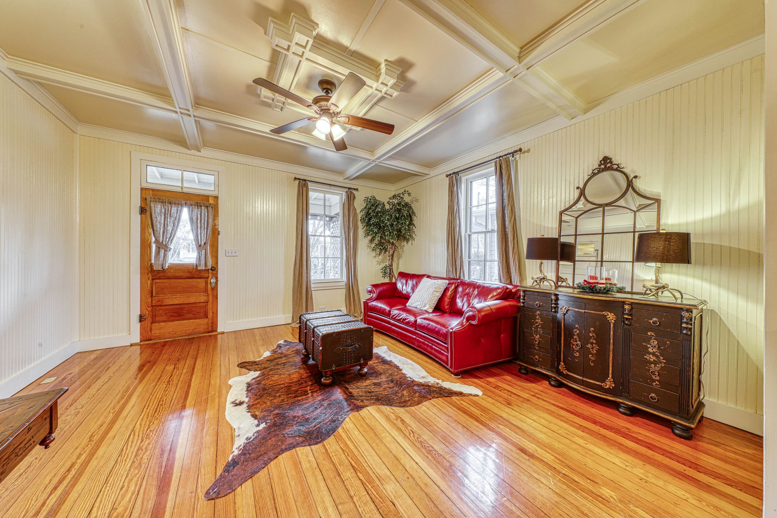 The Main House Durst Haus 2 BD Fredericksburg, TX Vacation Rental