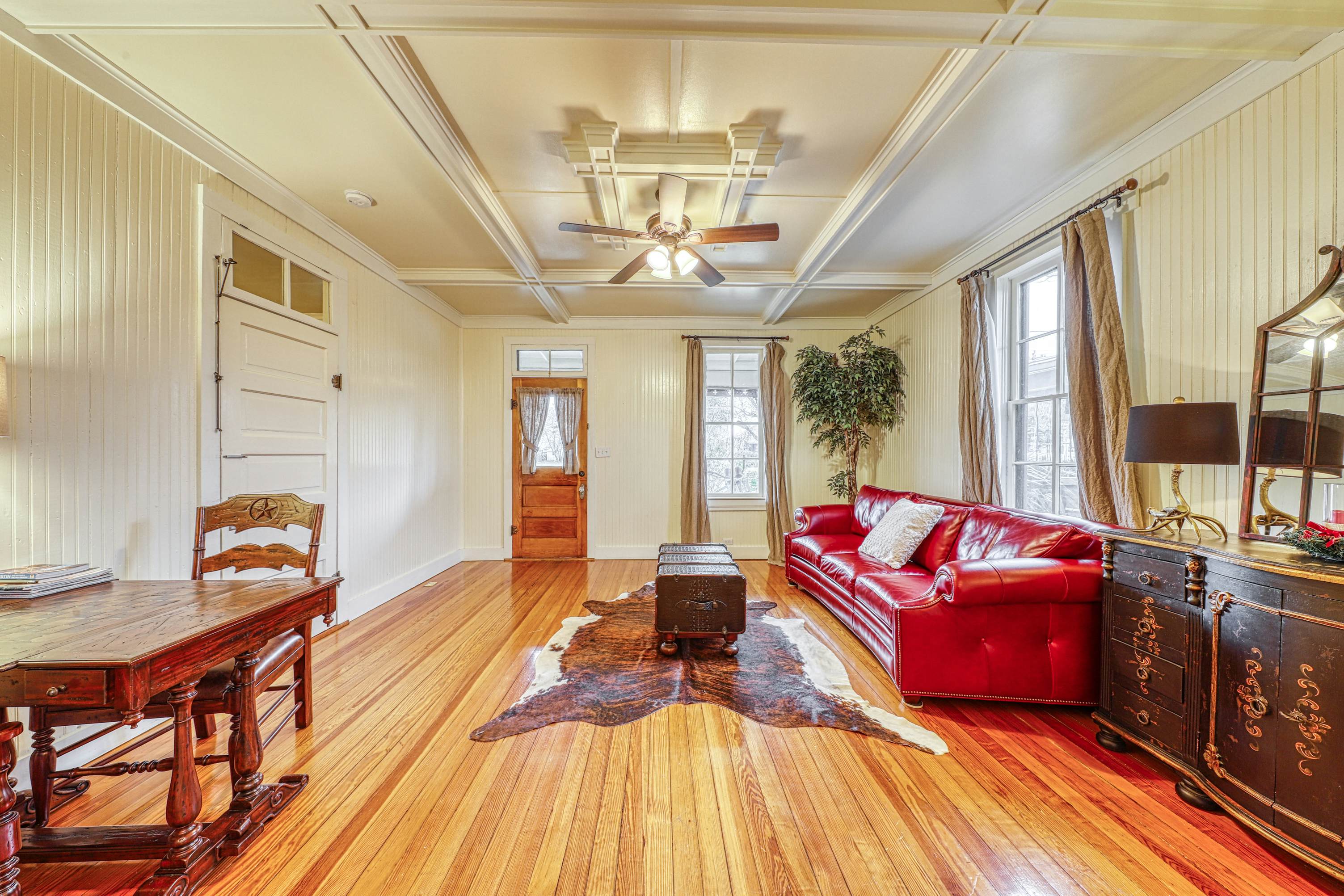 The Main House Durst Haus 2 BD Fredericksburg, TX Vacation Rental