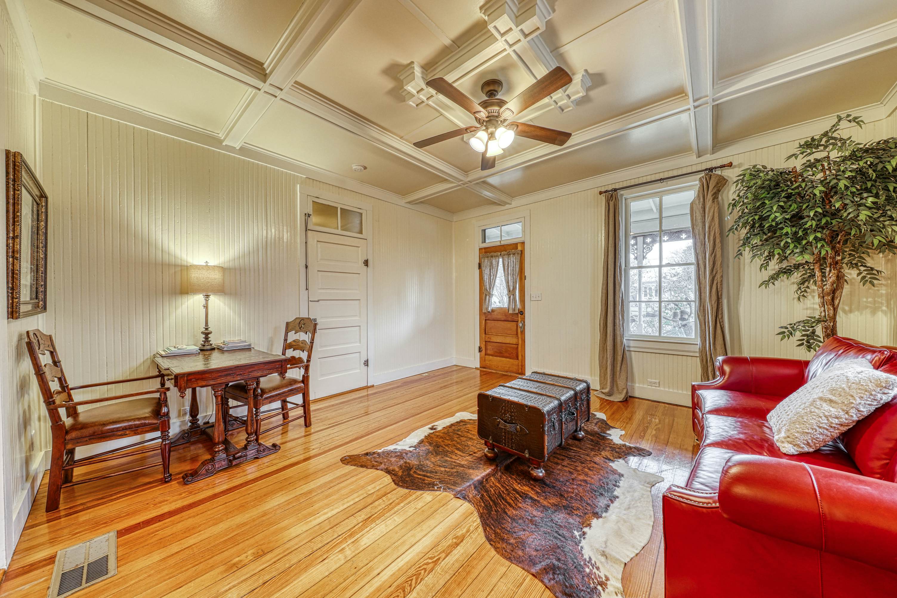 The Main House Durst Haus 2 BD Fredericksburg, TX Vacation Rental