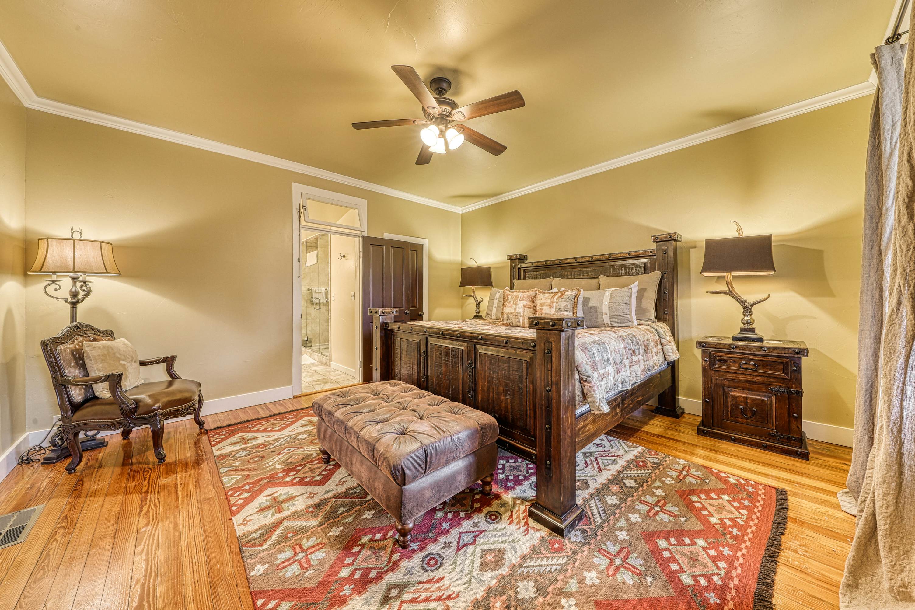 The Main House Durst Haus 2 BD Fredericksburg, TX Vacation Rental