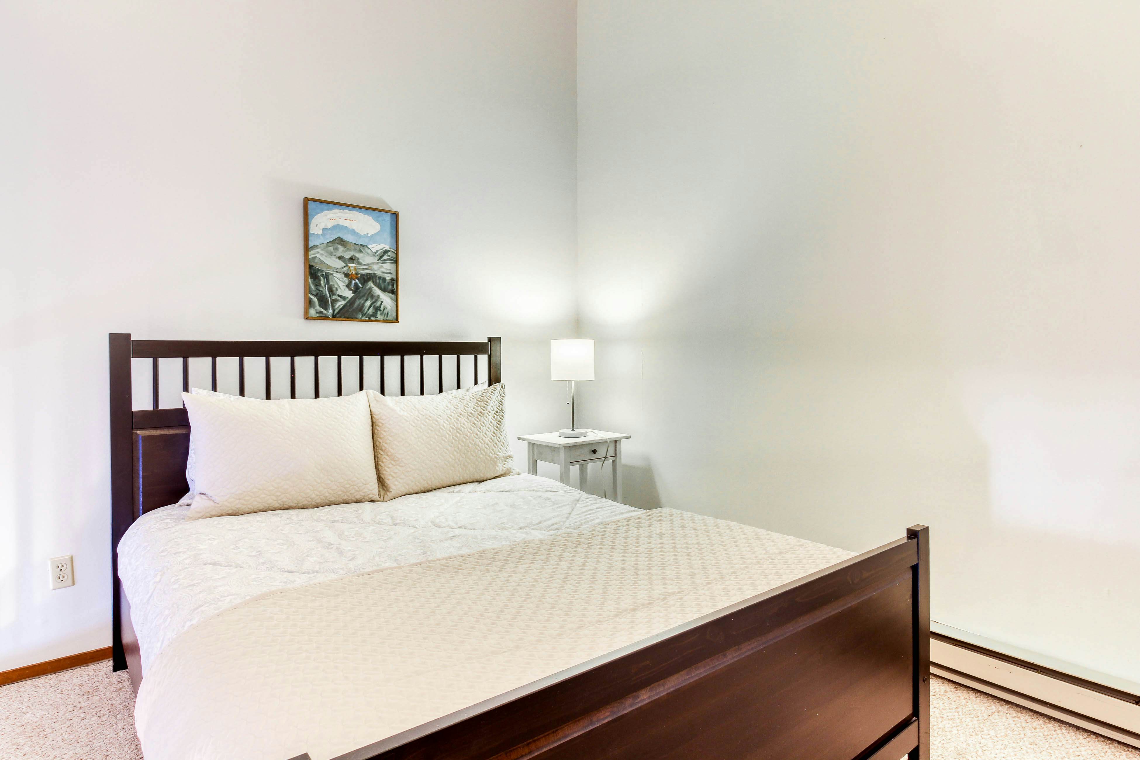 Elkhorn Escape - Renovated 2020