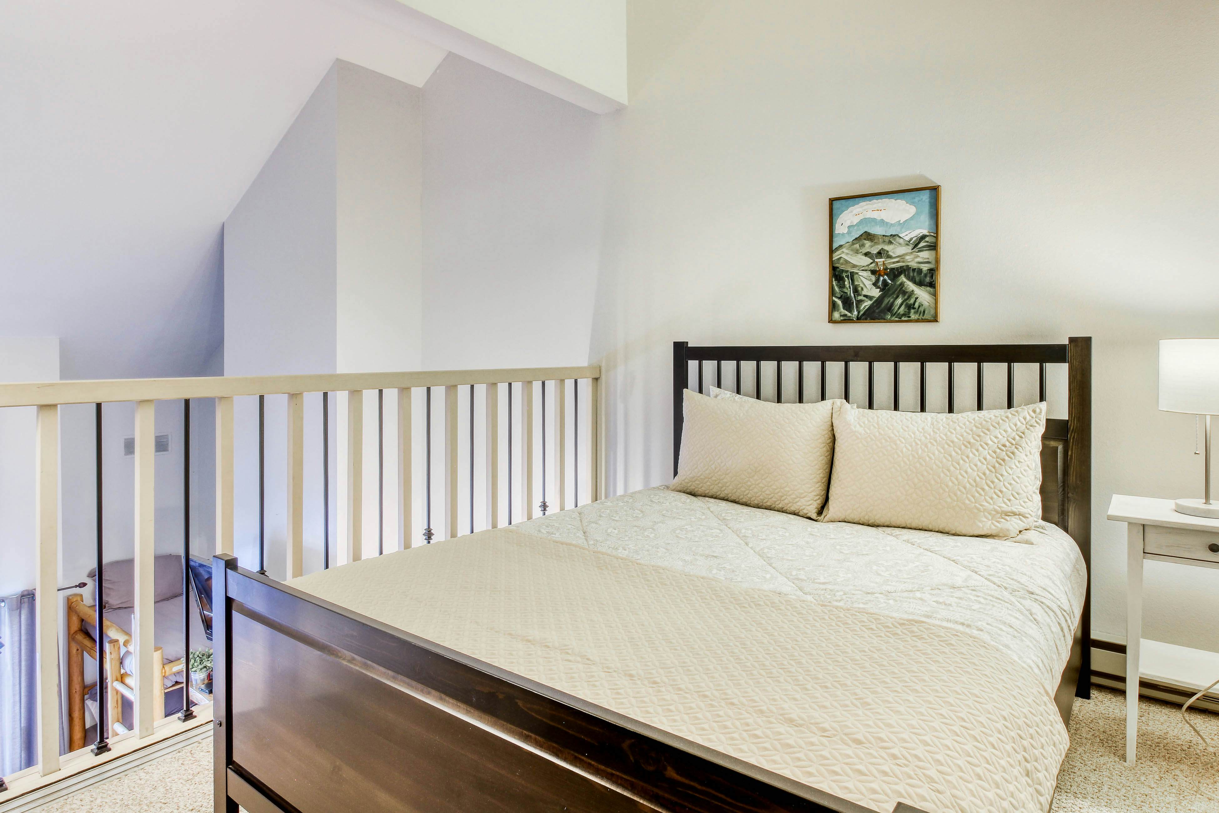 Elkhorn Escape - Renovated 2020