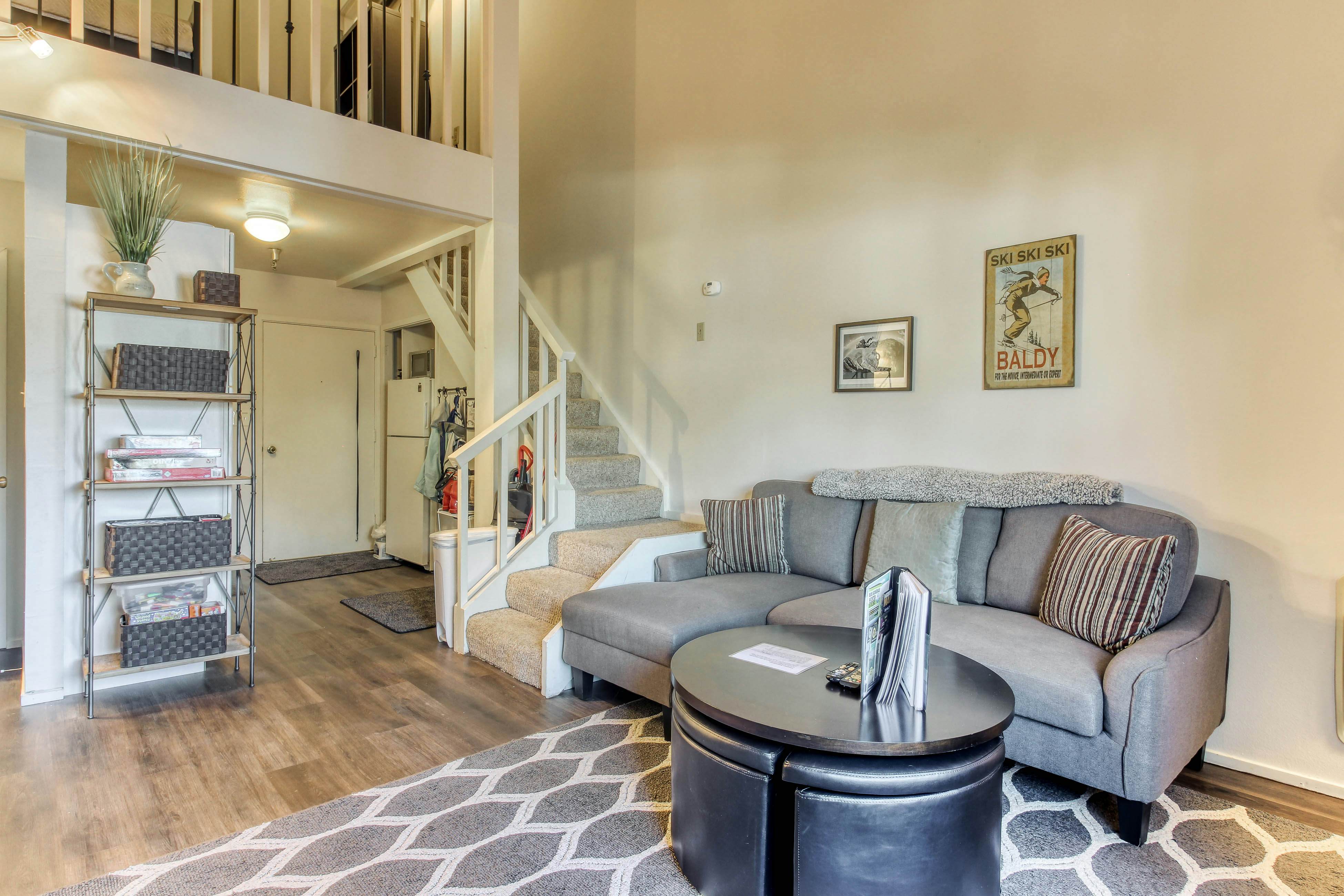 Elkhorn Escape - Renovated 2020