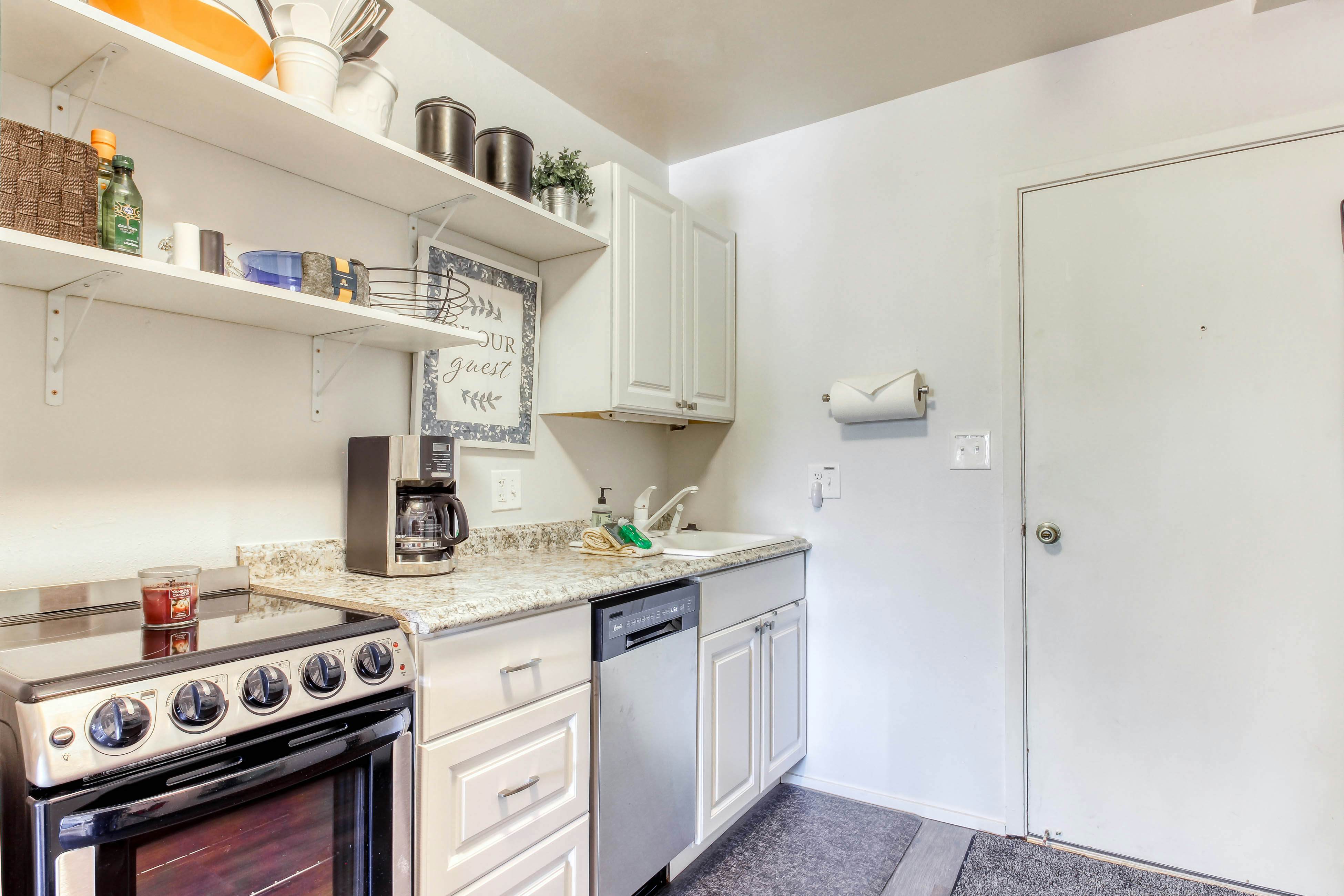 Elkhorn Escape - Renovated 2020