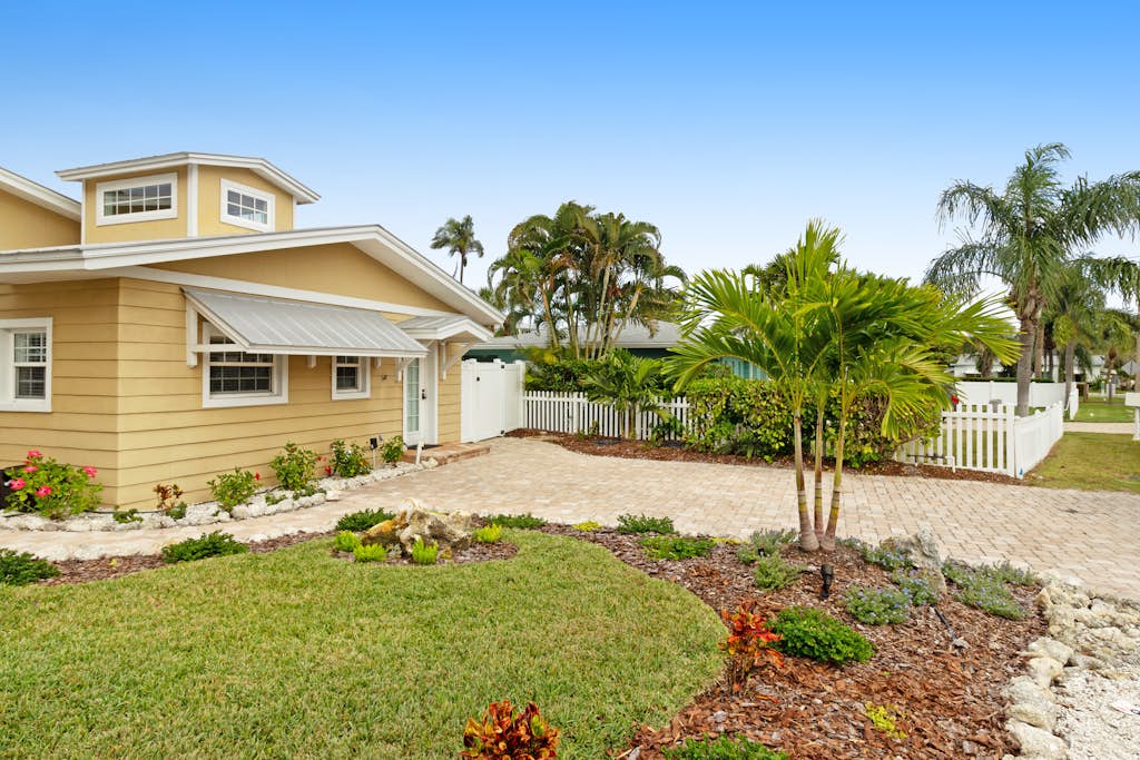 Holmes Beach Vacation Rentals Beach Rentals Condos Vacasa