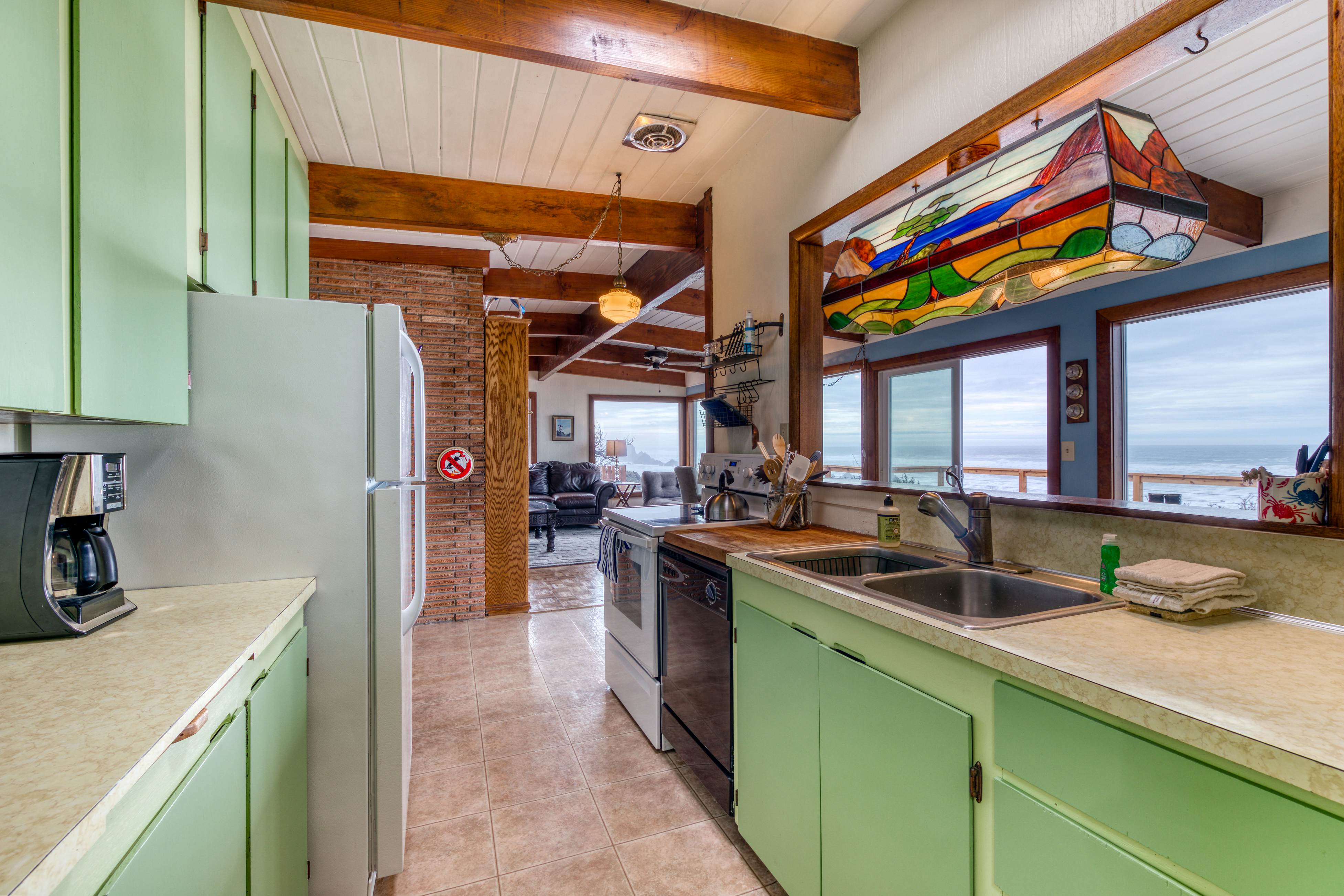 Cormorant's Crest 3 BD Seal Rock, OR Vacation Rental Vacasa