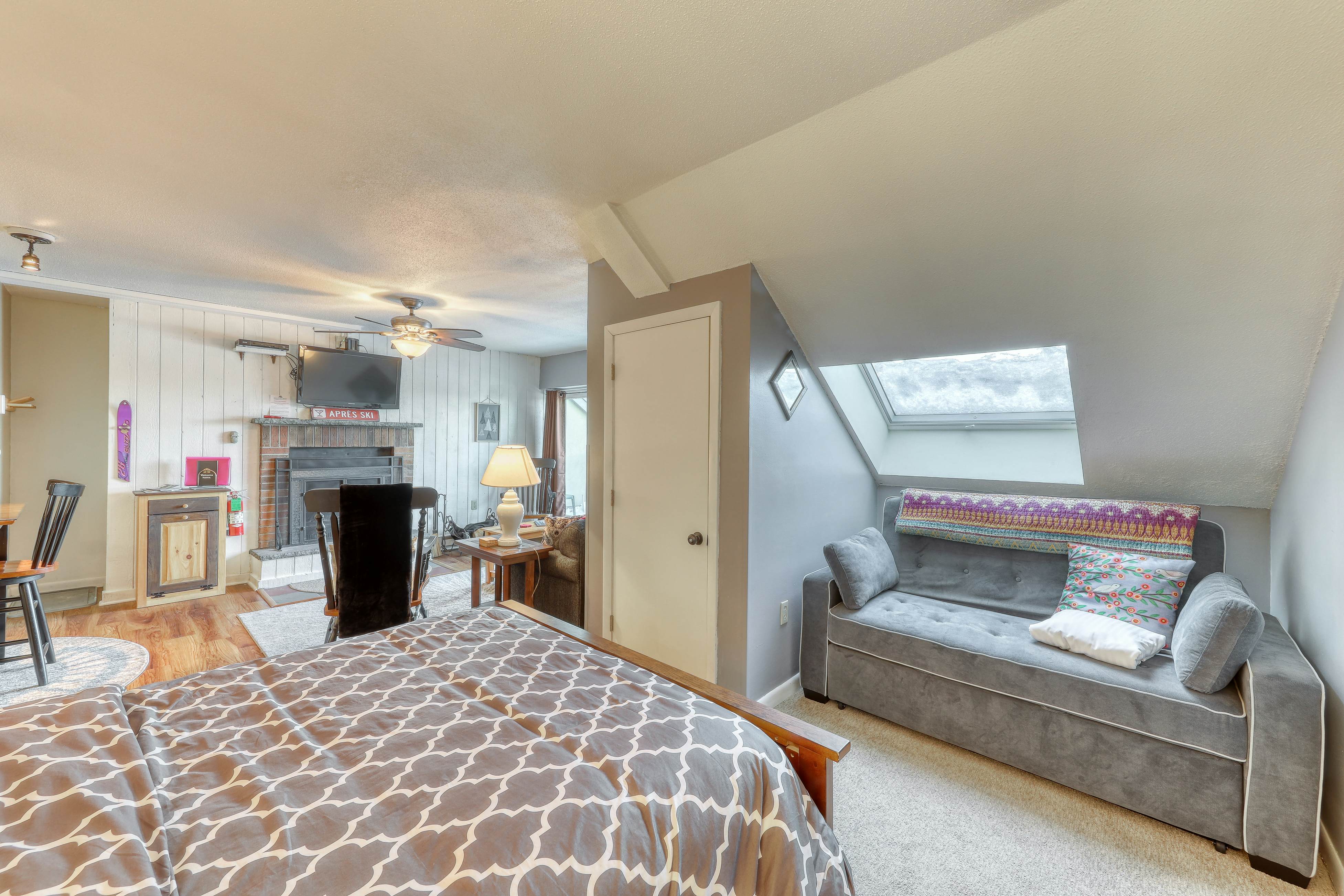 Mountain Green - 1F8