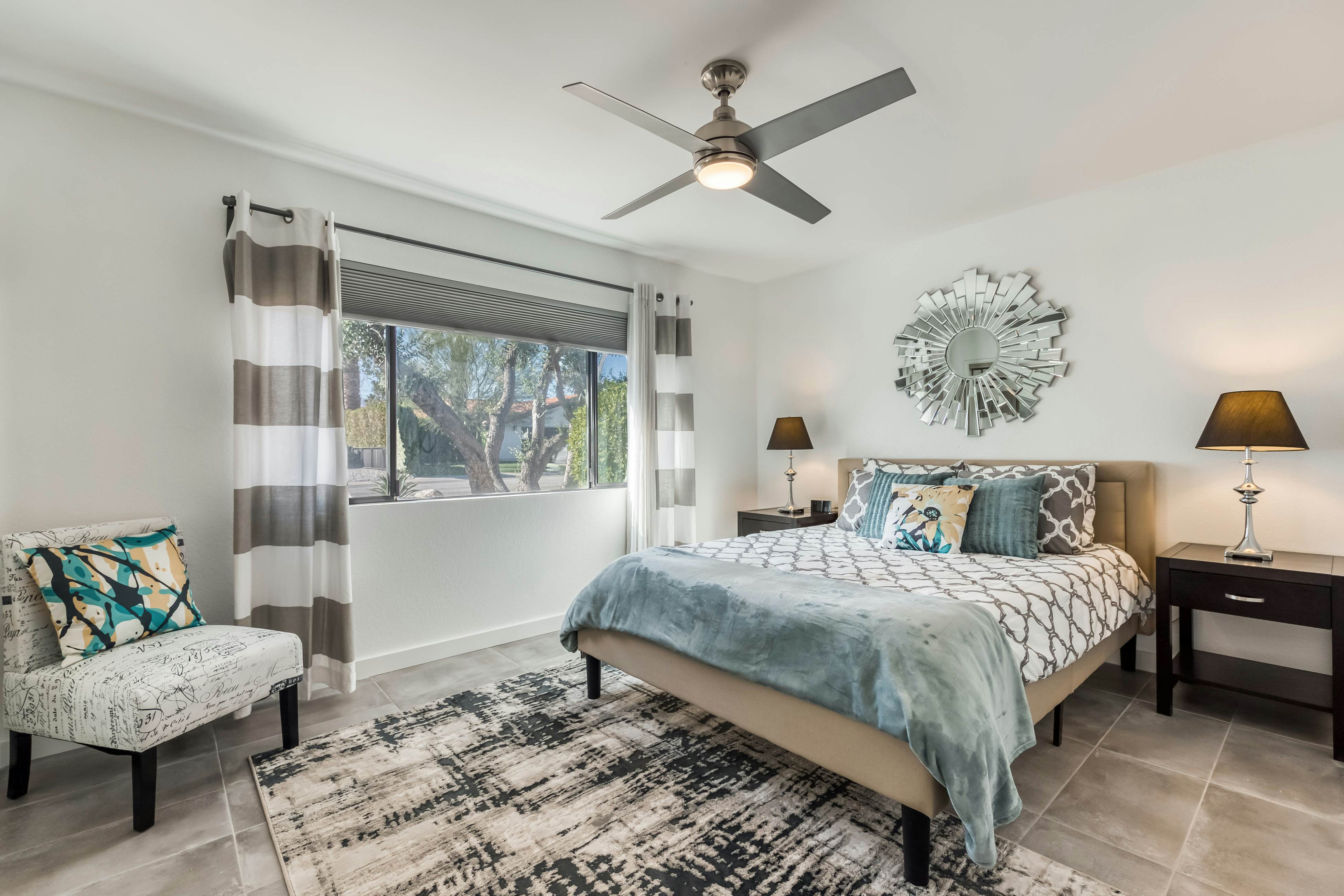 Peaceful Palms - 4341