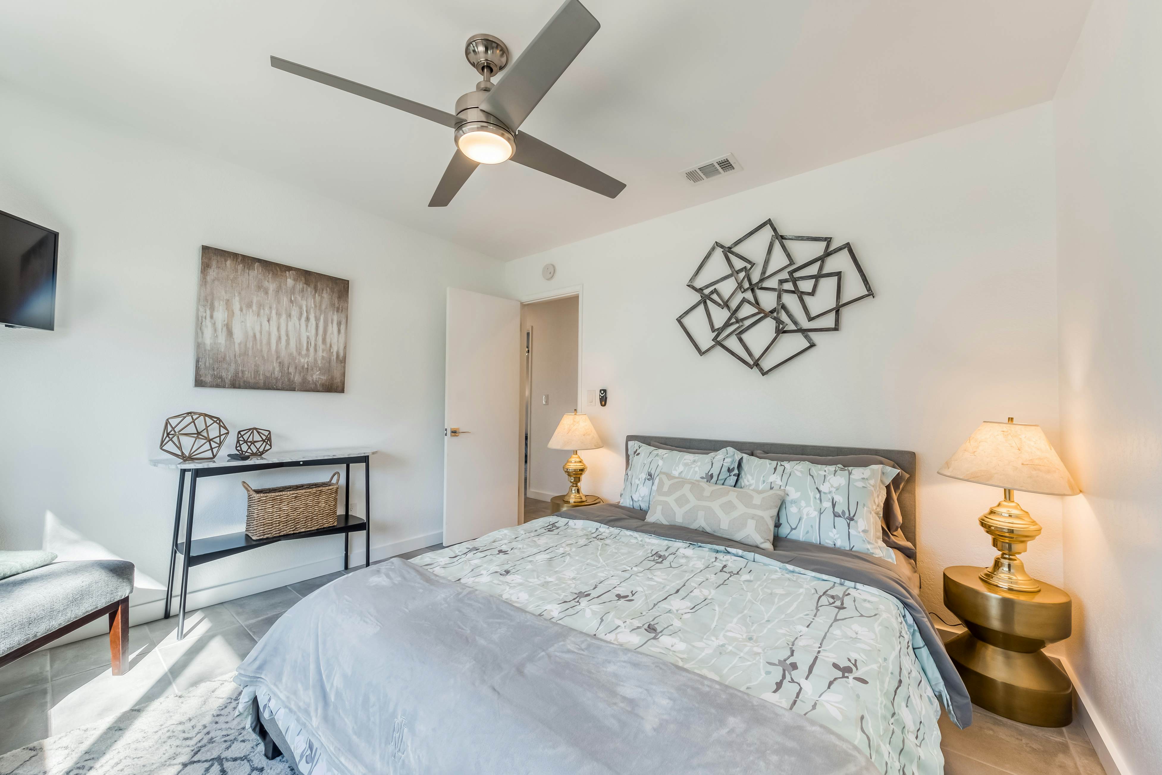 Peaceful Palms - 4341