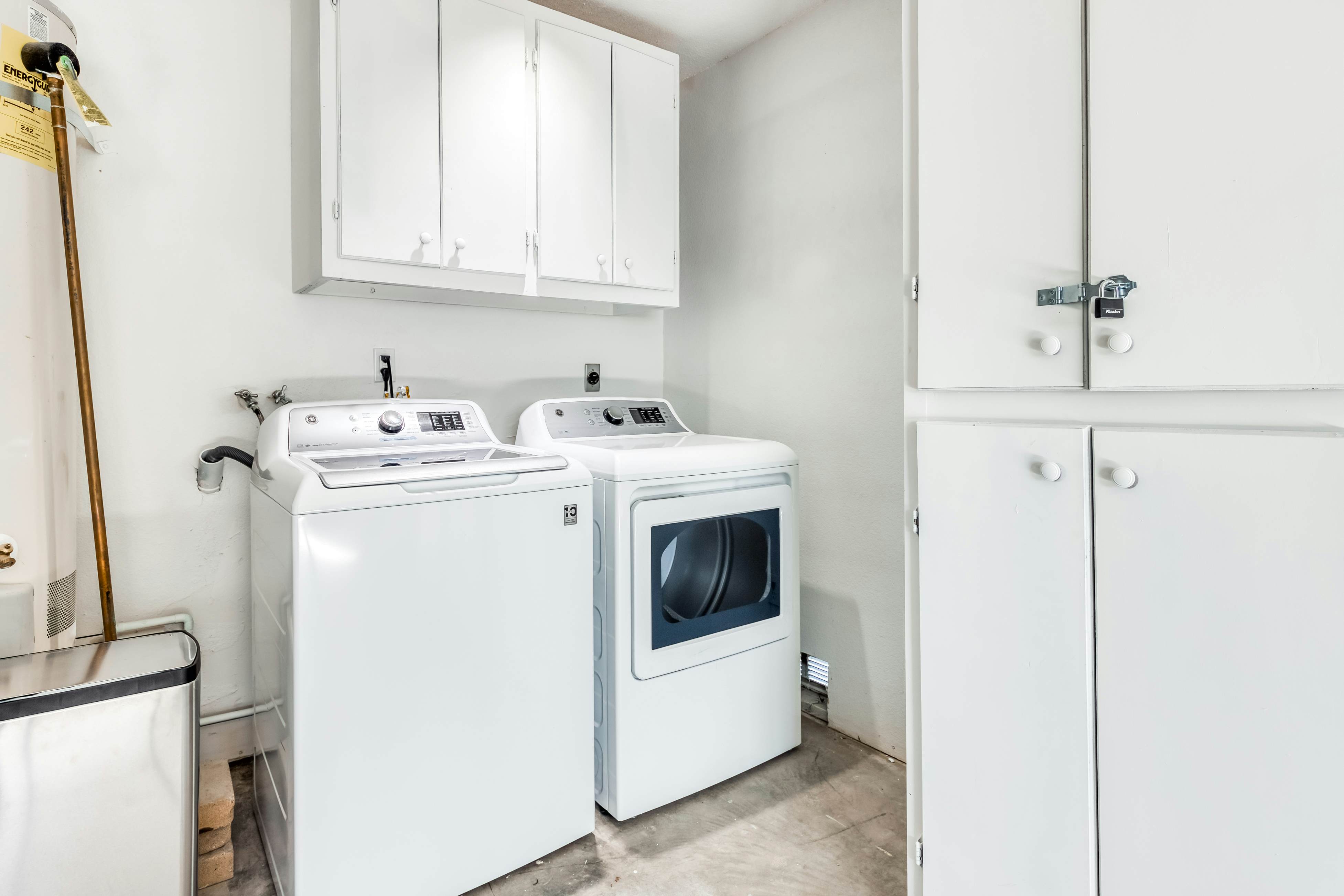 Peaceful Palms - 4341