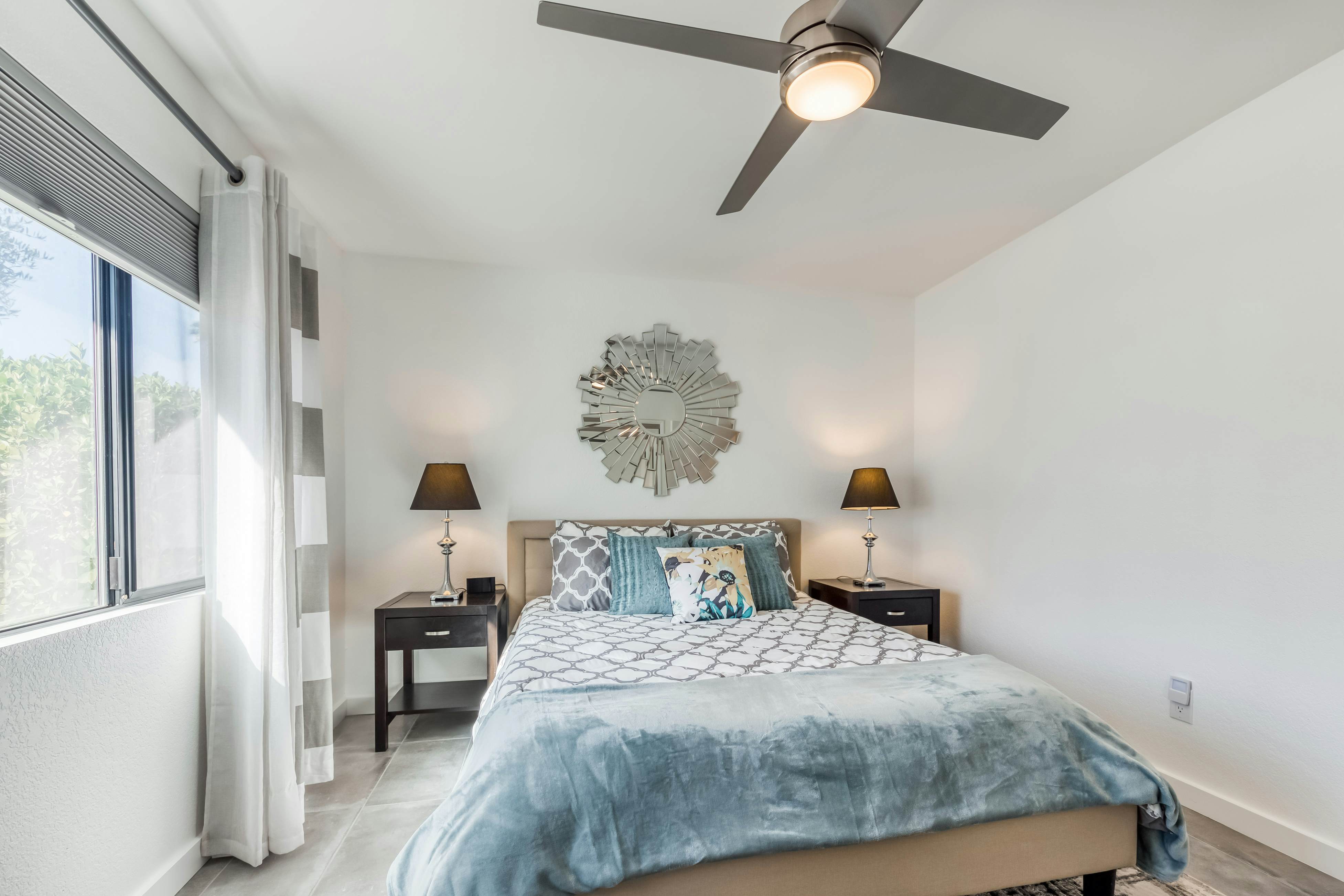 Peaceful Palms - 4341