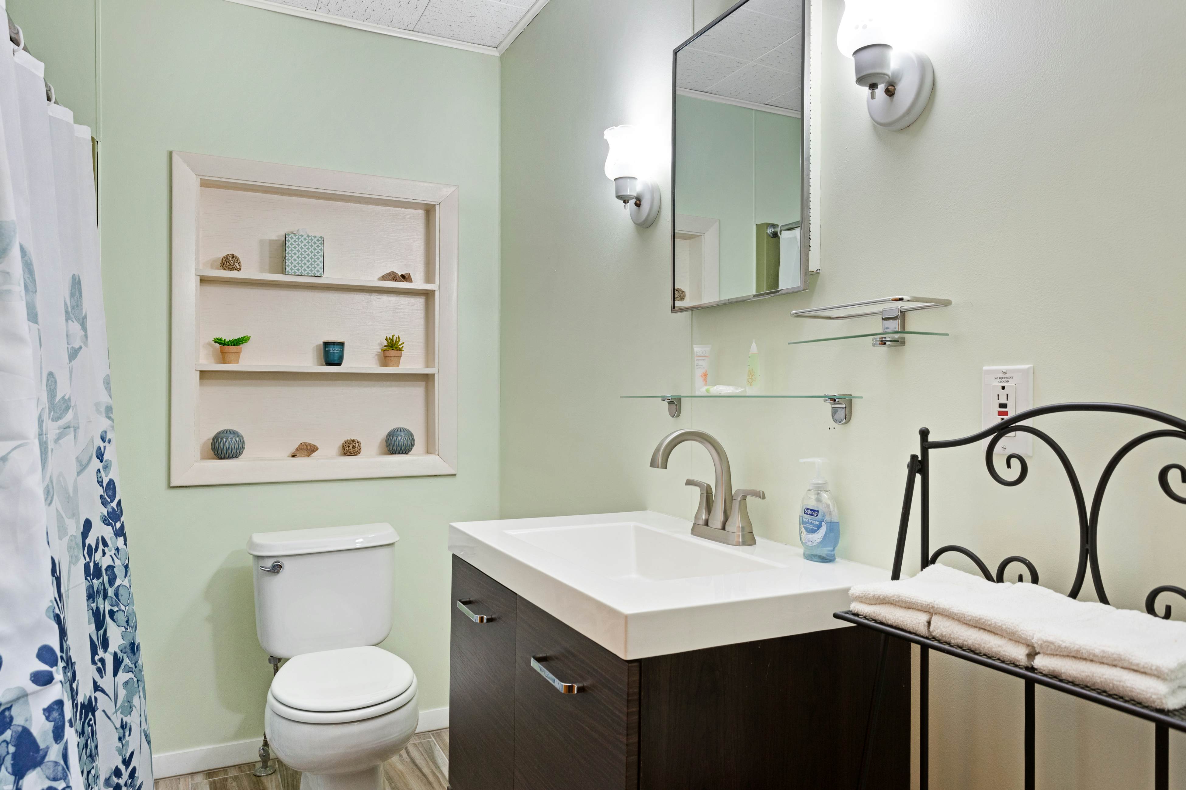 White Lobster Cottage