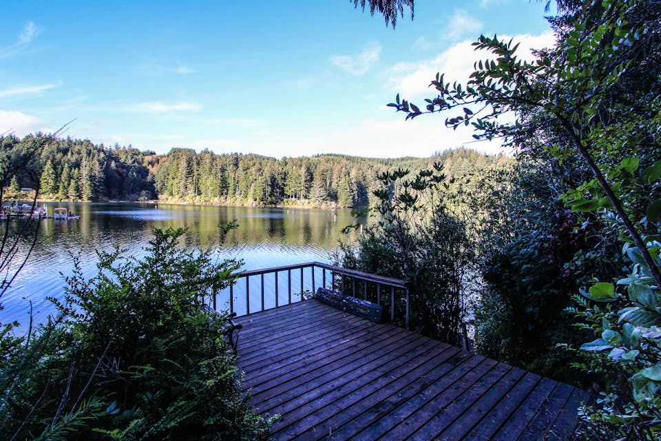 Marcia's Mercer Lake Chateau 0 BD Vacation Rental in Florence, OR