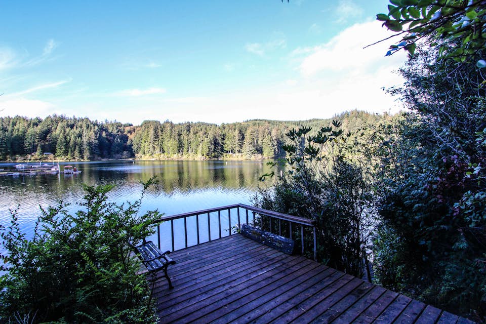 Marcia's Mercer Lake Chateau 0 BD Vacation Rental in Florence, OR