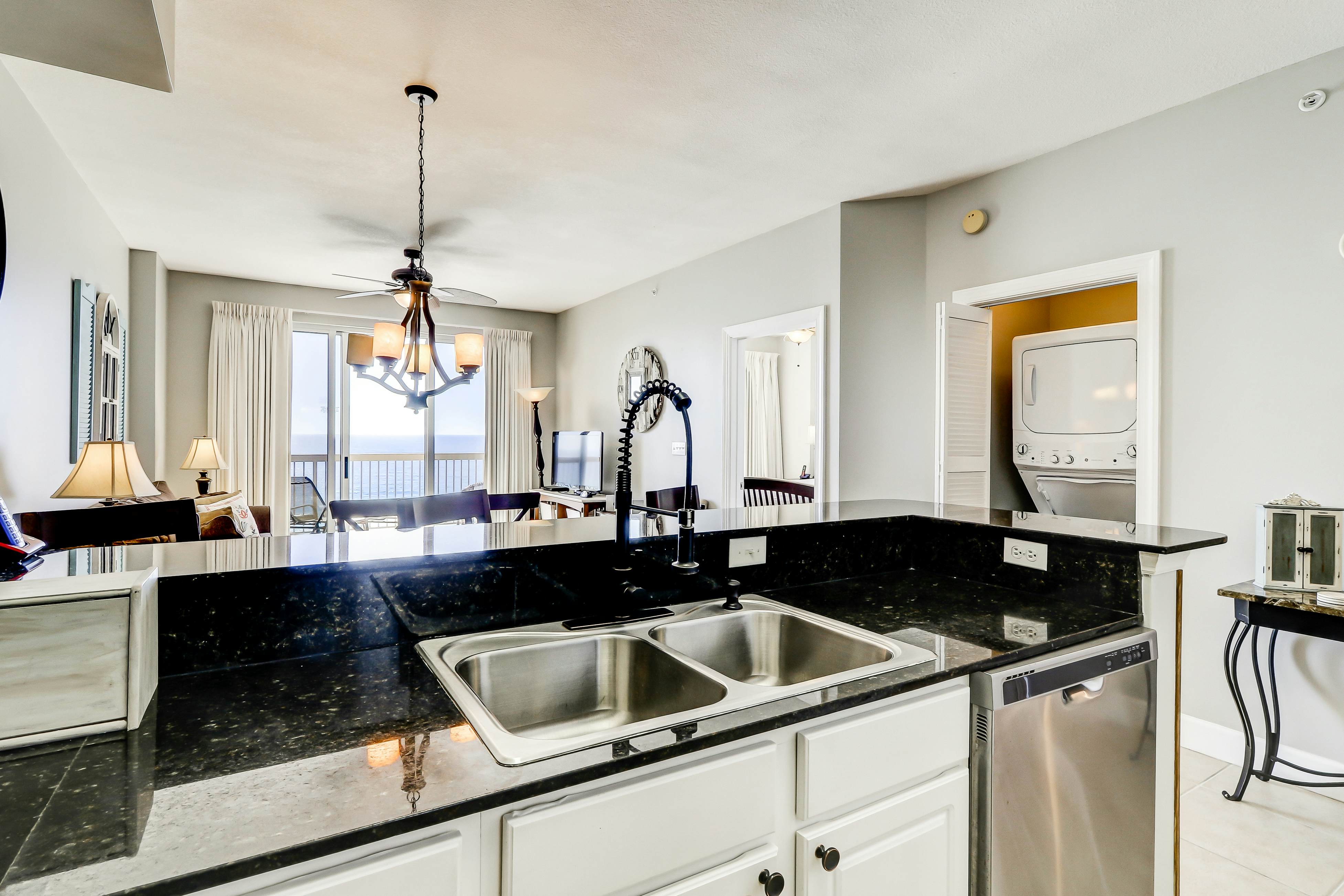 Sunrise Beach 1207 - Beachfront Condo