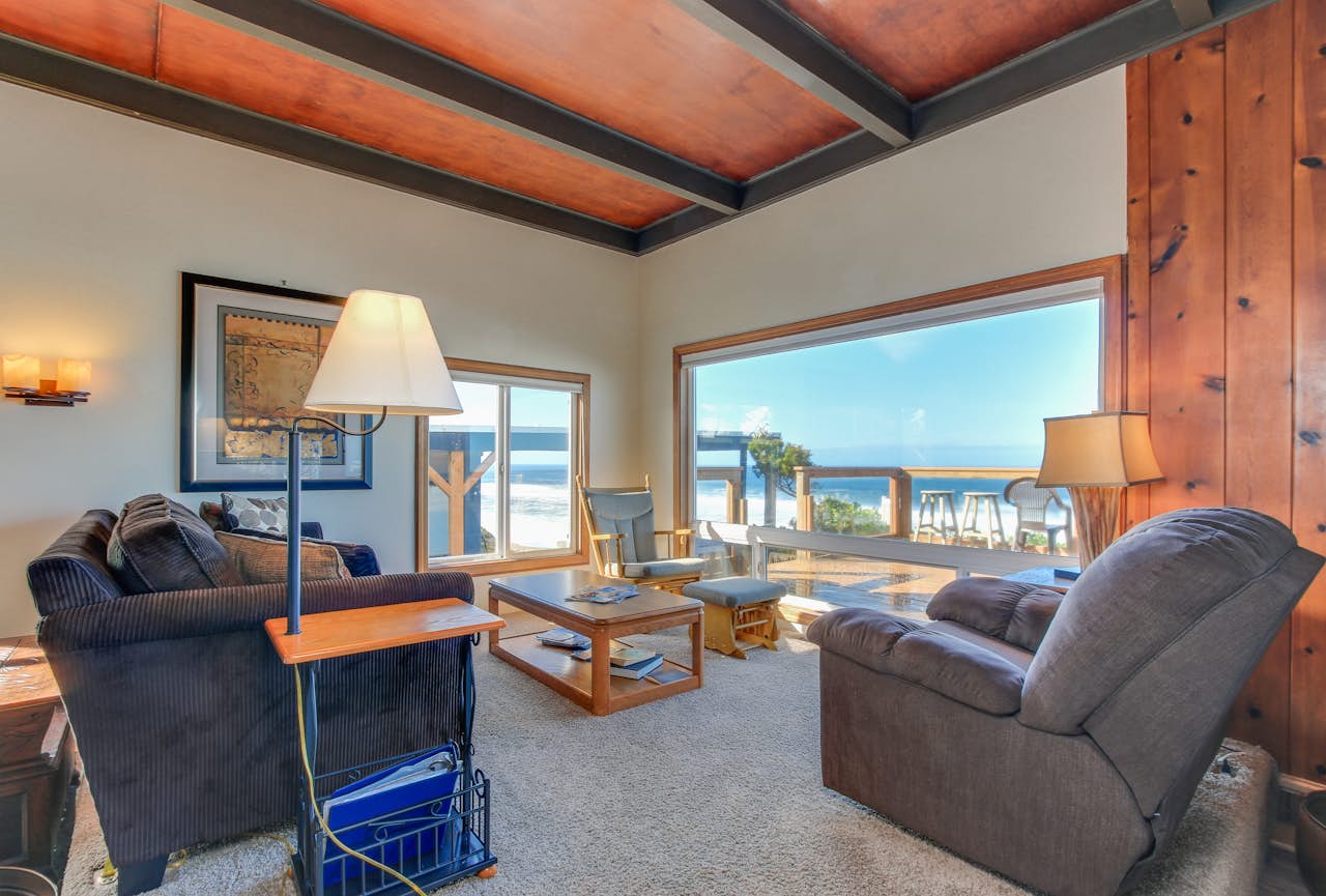 Gleneden BeachFront Getaway 2 BD Vacation Rental in Gleneden Beach