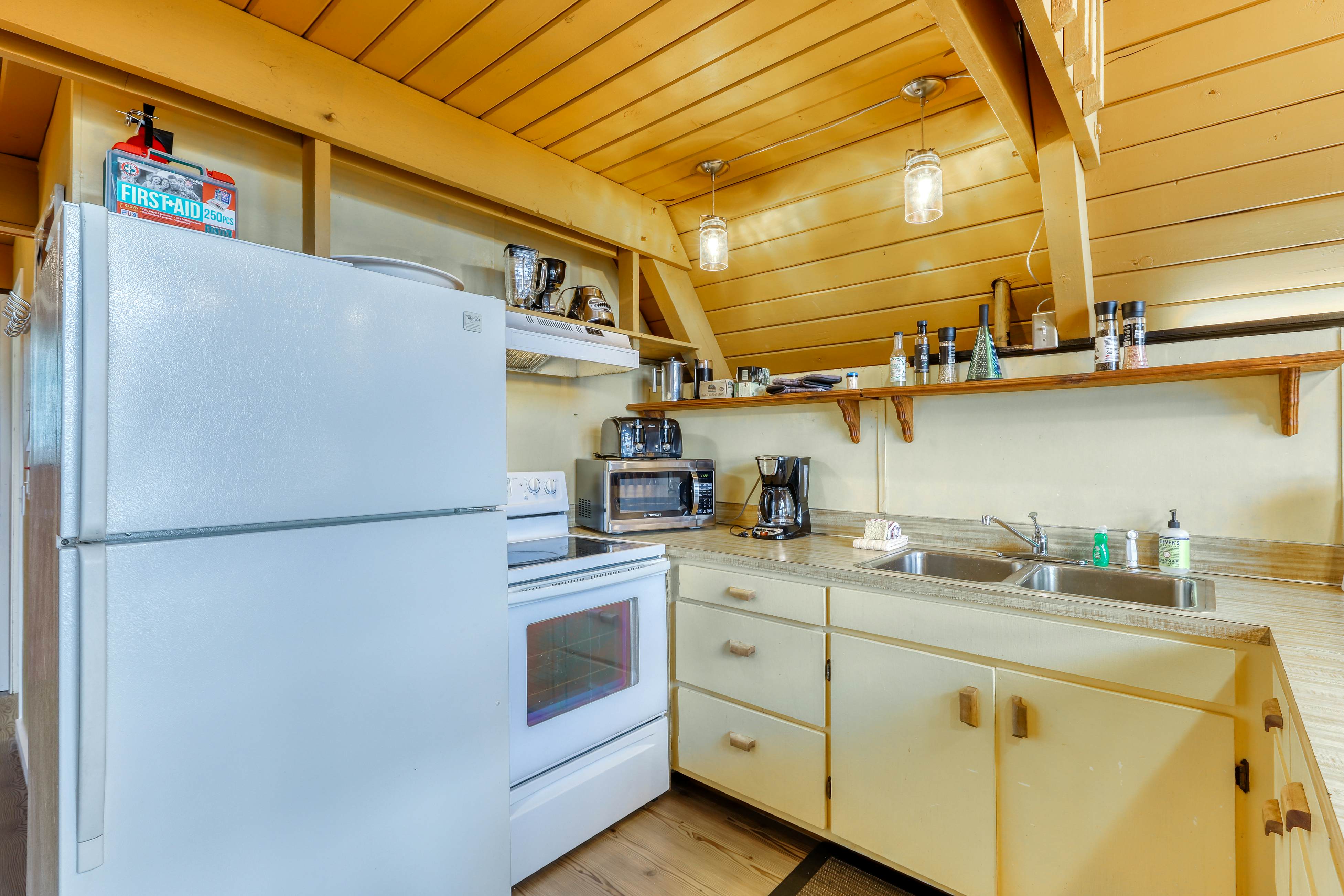 Rustic Guemes Beach Cabin