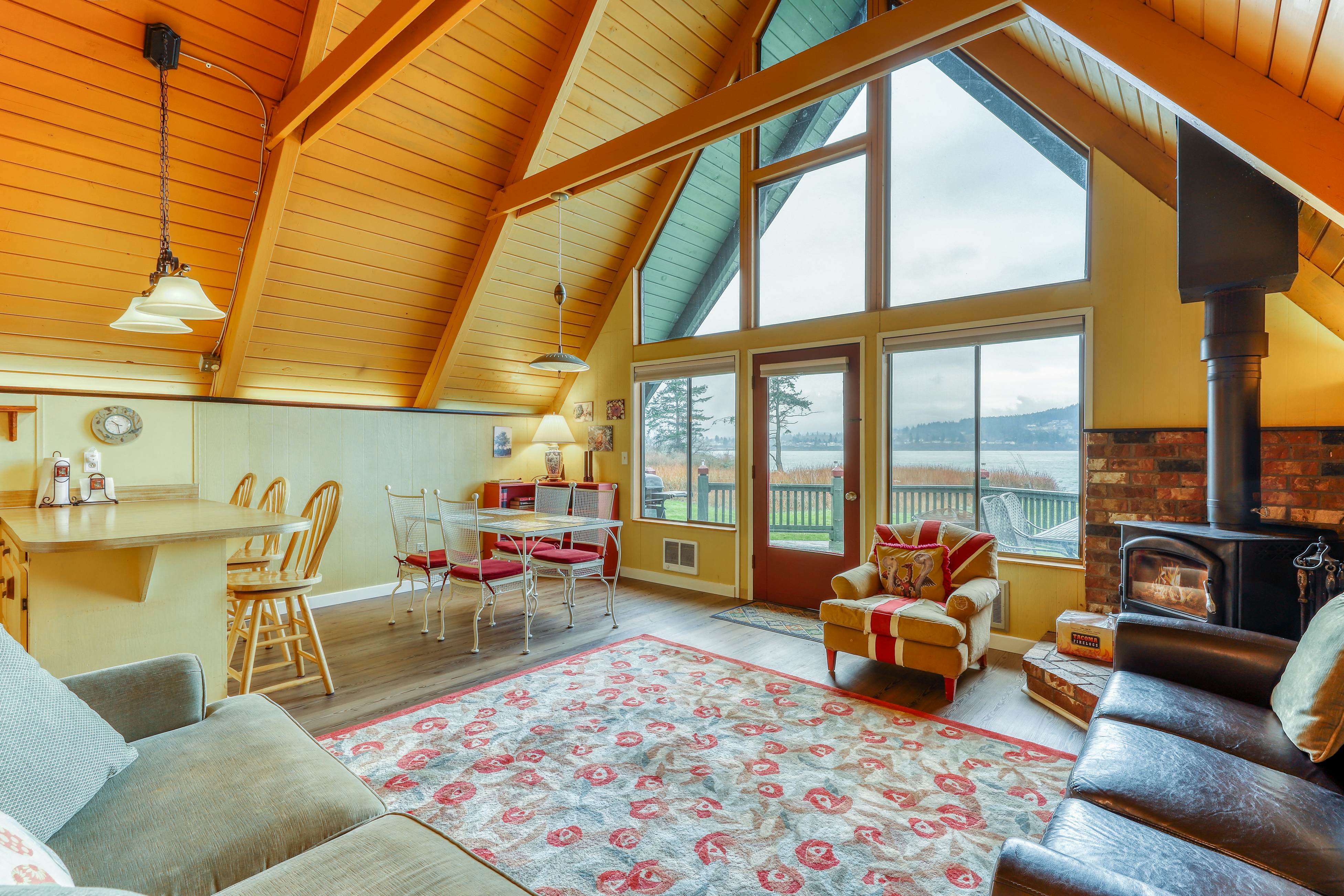 Rustic Guemes Beach Cabin