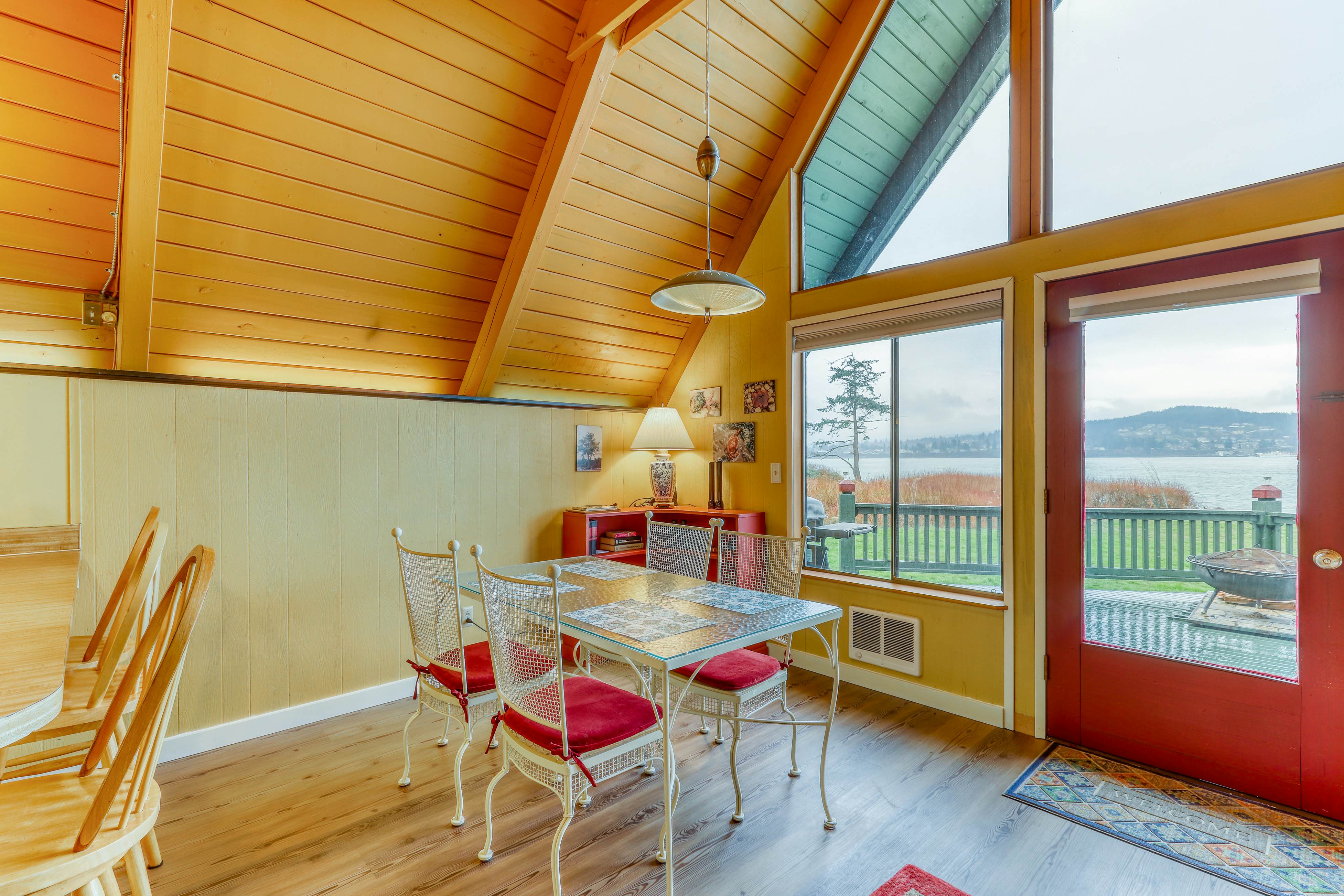 Rustic Guemes Beach Cabin