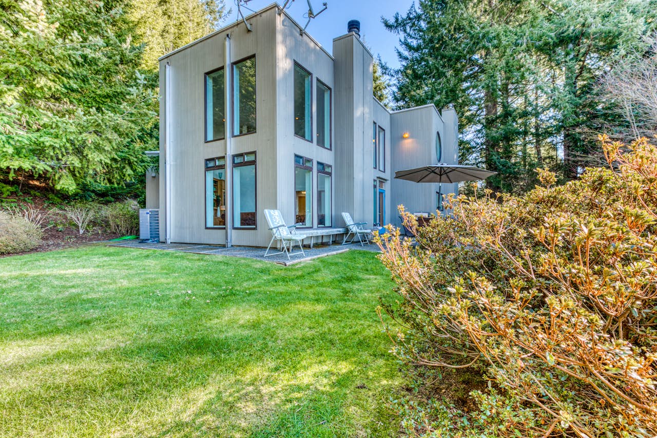 Forest Ridge Retreat 1 BD Vacation Rental in Coos Bay, OR Vacasa