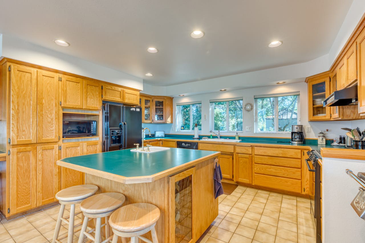 Forest Ridge Retreat 1 BD Vacation Rental in Coos Bay, OR Vacasa