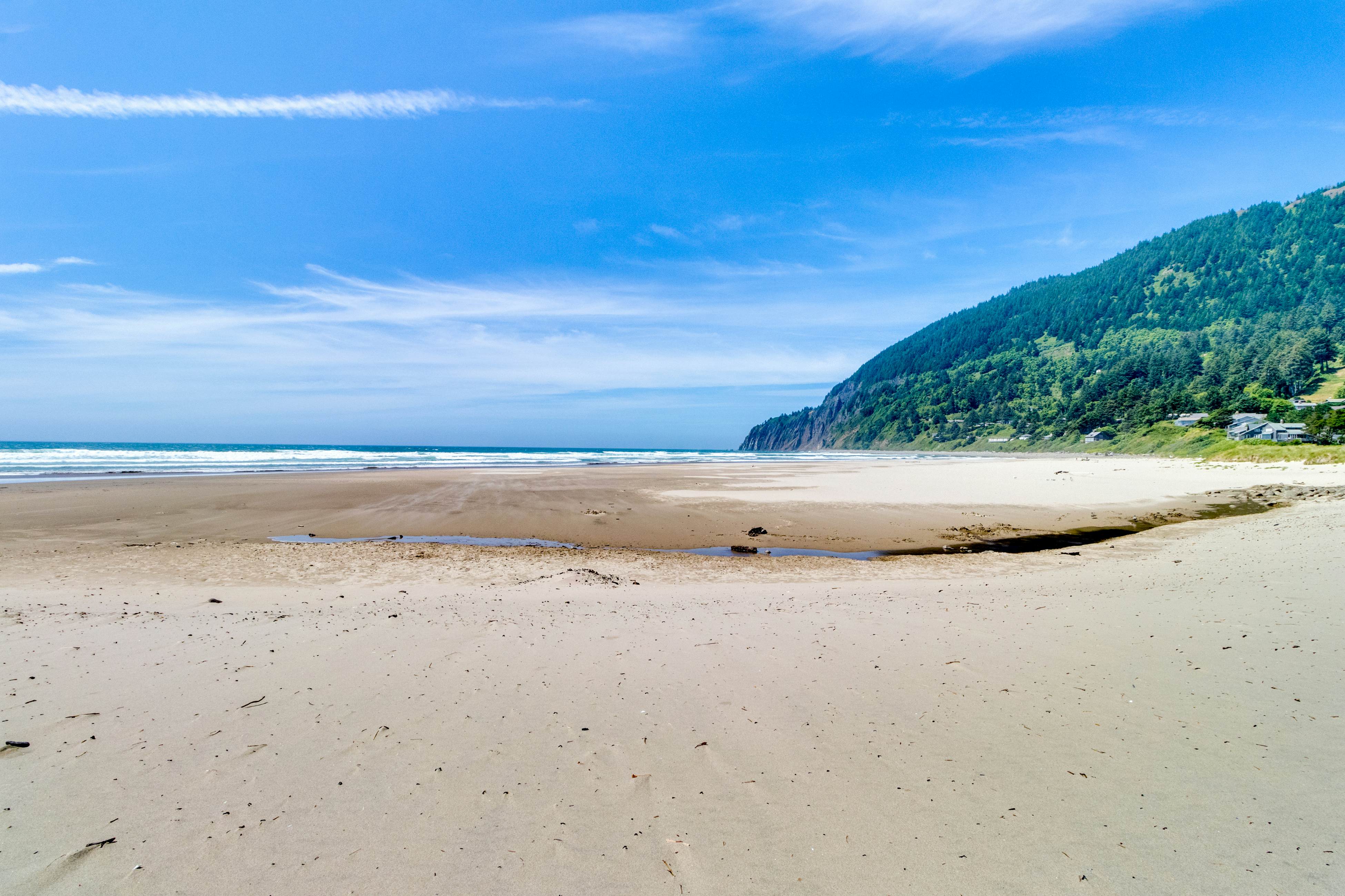 Hallie Hideaway - MCA 329