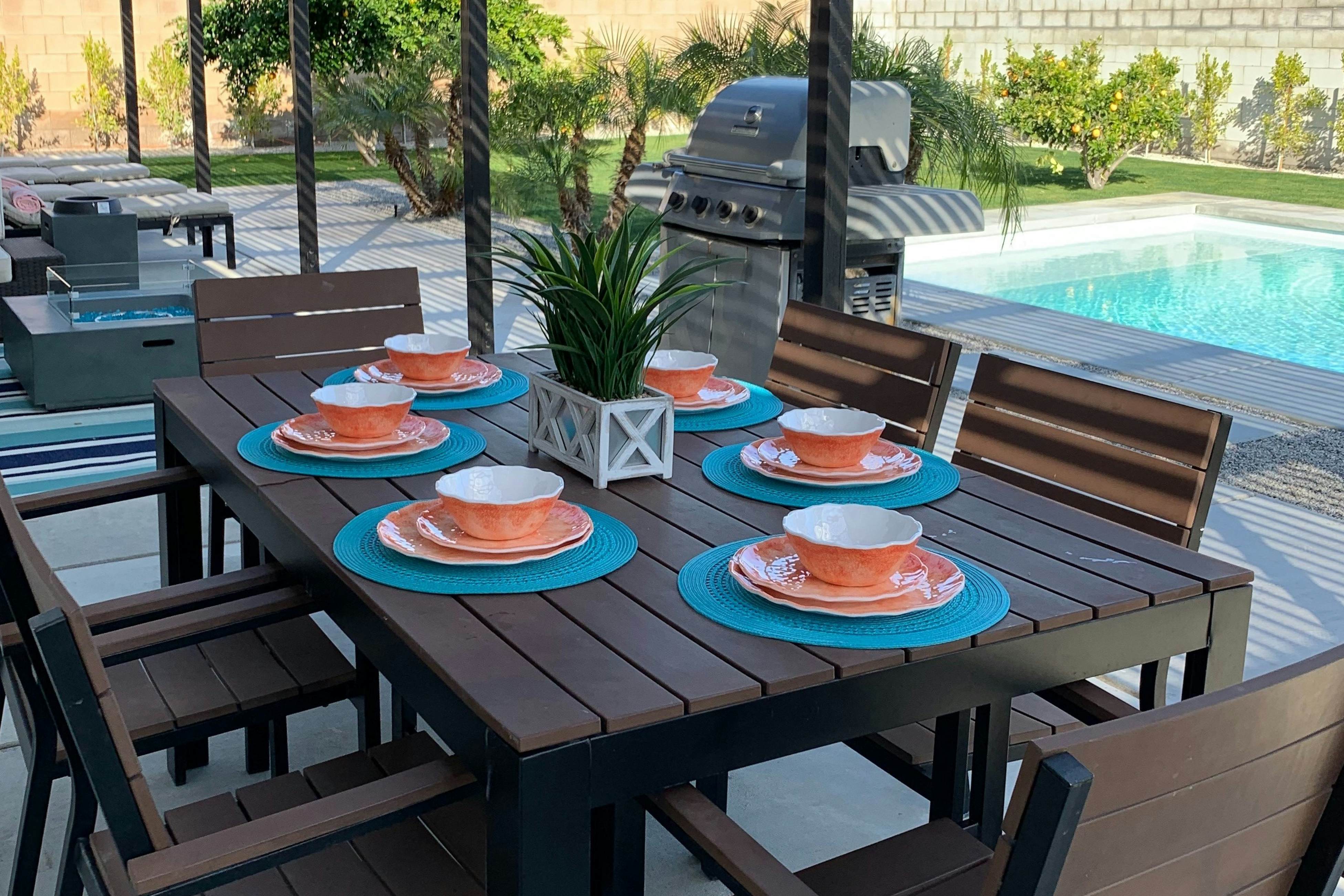 Peaceful Palms - 4341