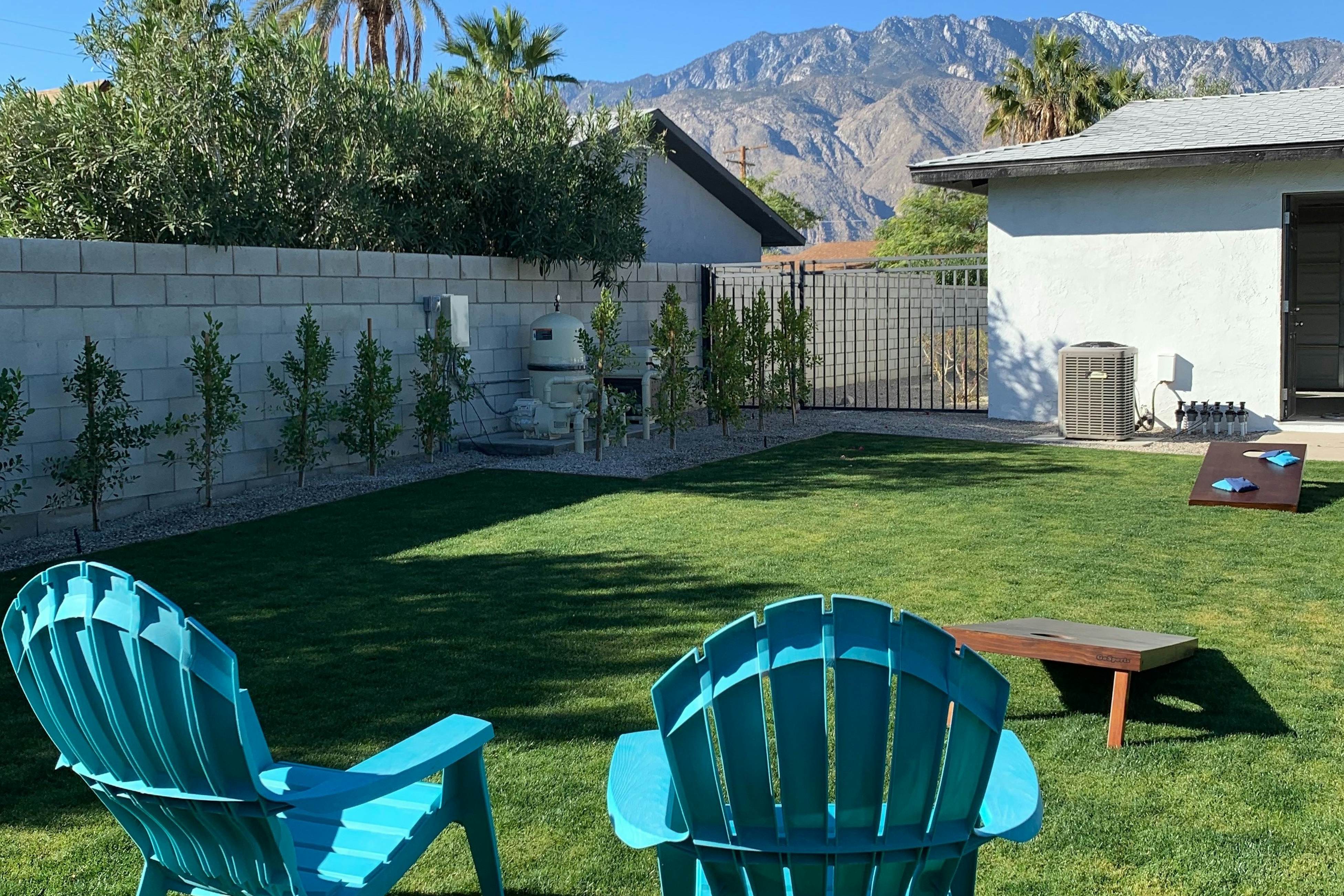 Peaceful Palms - 4341