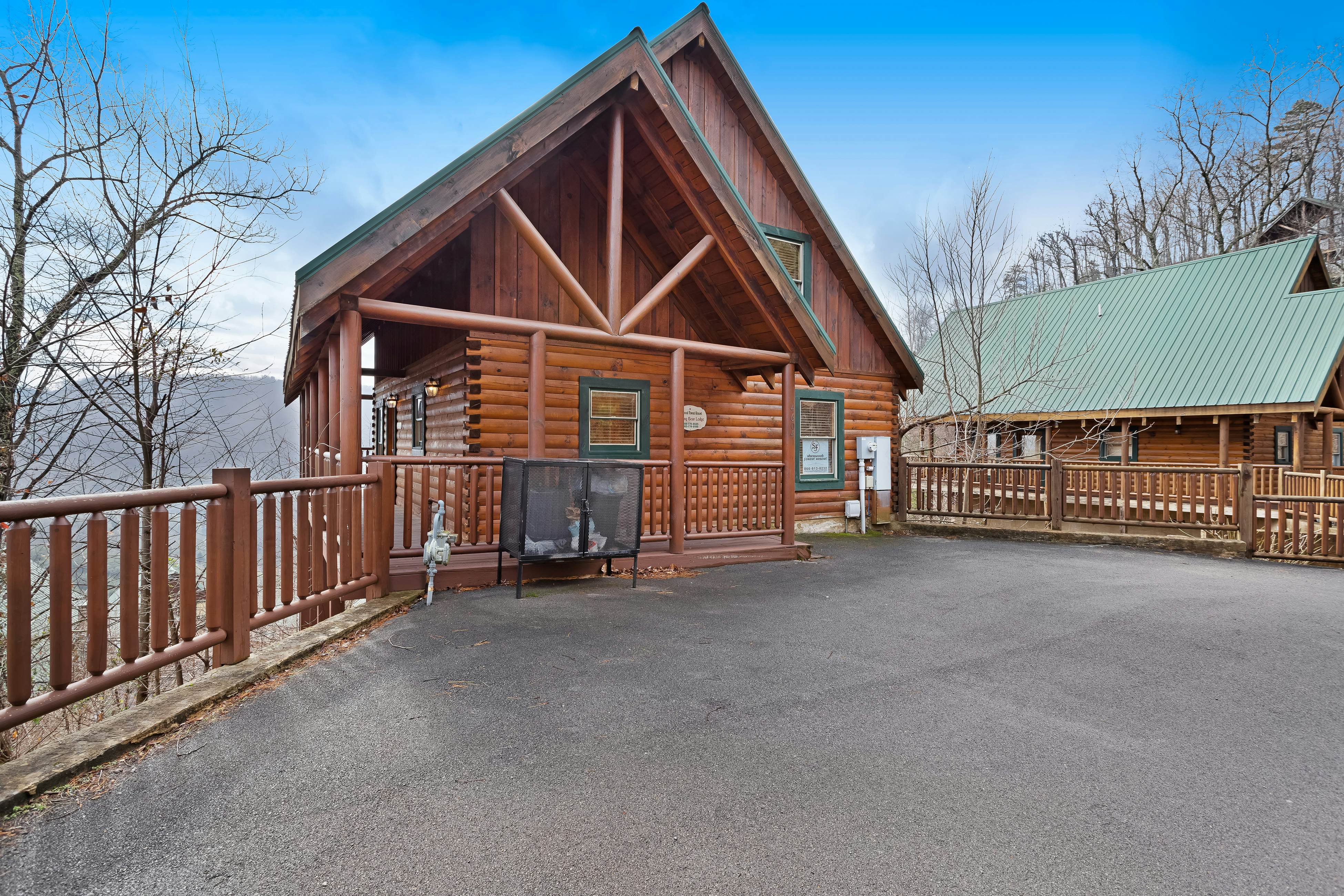 Sherwood Forest Resort: Dancing Bear Lodge | 2 BD Pigeon Forge, TN