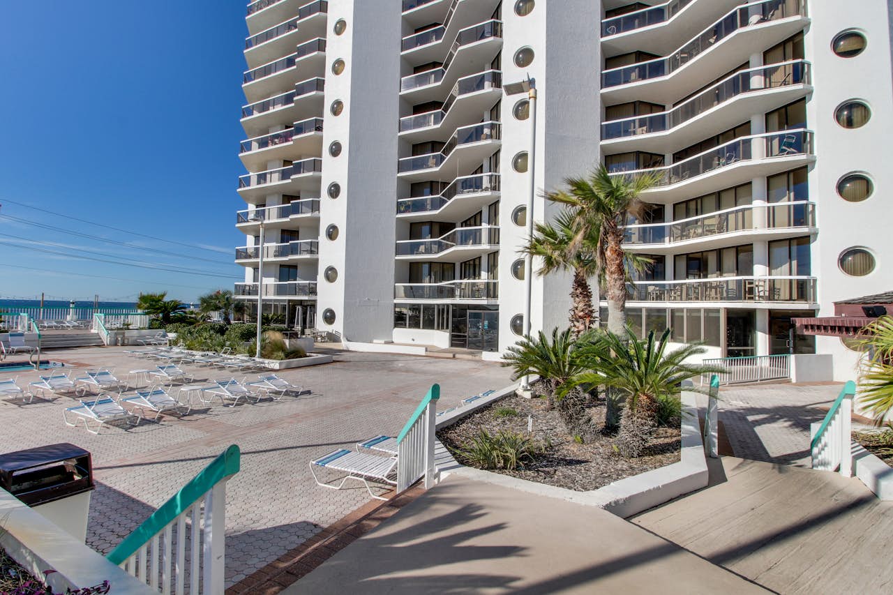 Surfside Resort 1401 | 3 BD Vacation Rental in Miramar Beach, FL | Vacasa
