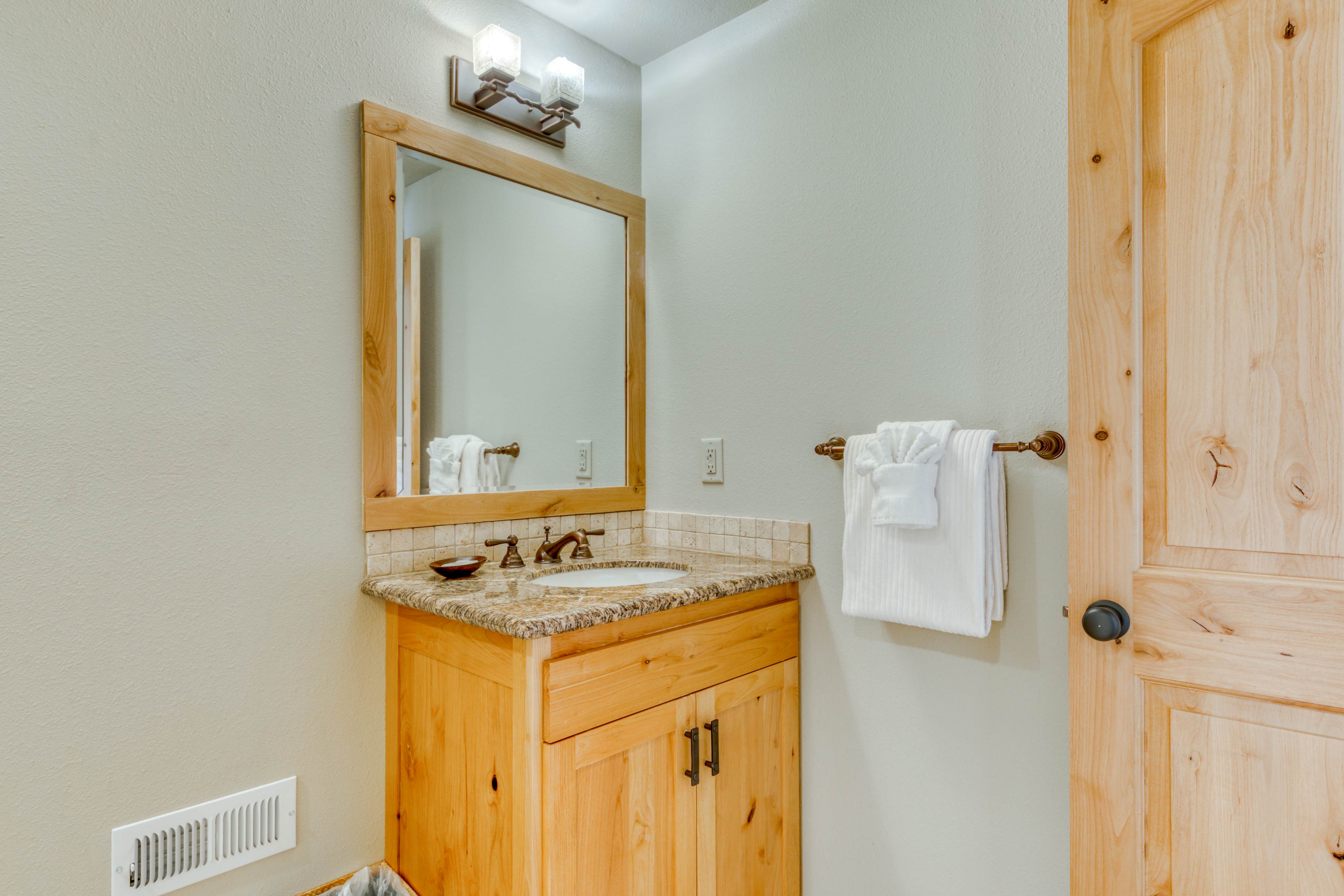 #401 Grand Lodge South Penthouse