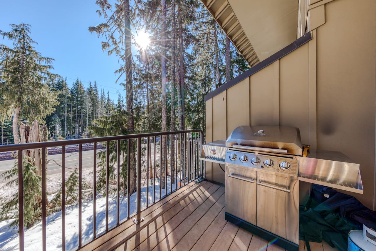 Collins Lake 146 2 BD Vacation Rental in Government Camp, OR Vacasa