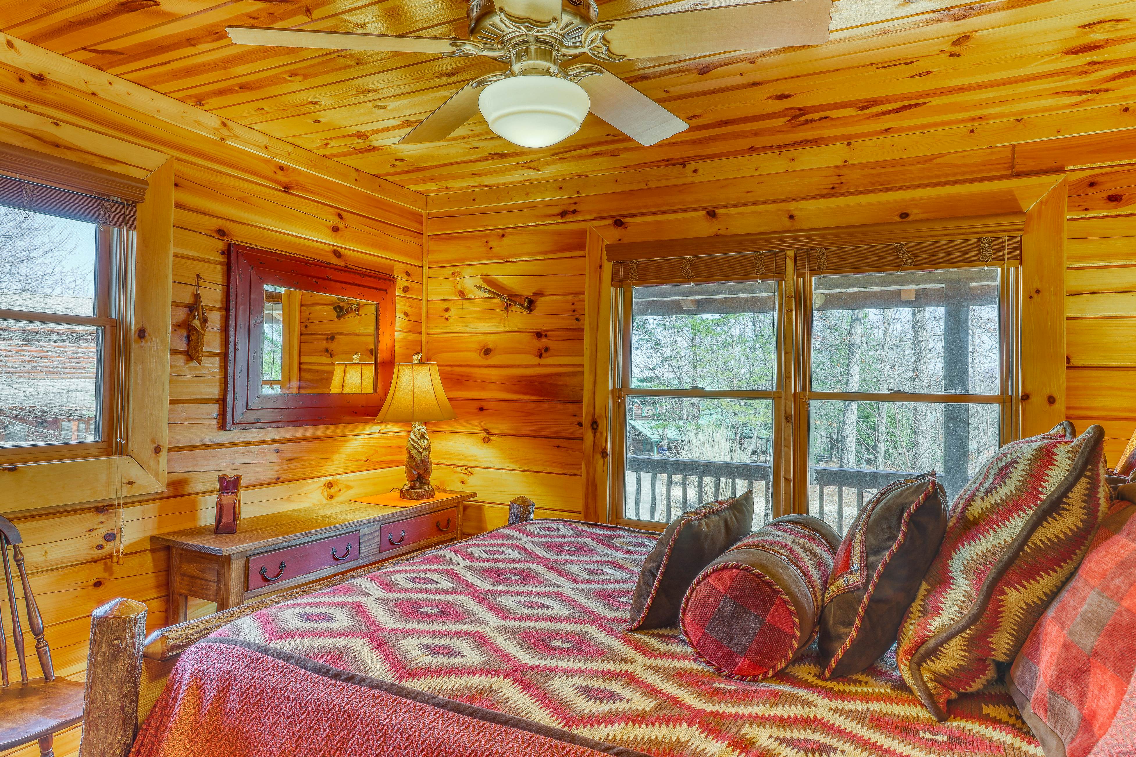 Light's Lodge 5 BD Blue Ridge, GA Vacation Rental Vacasa