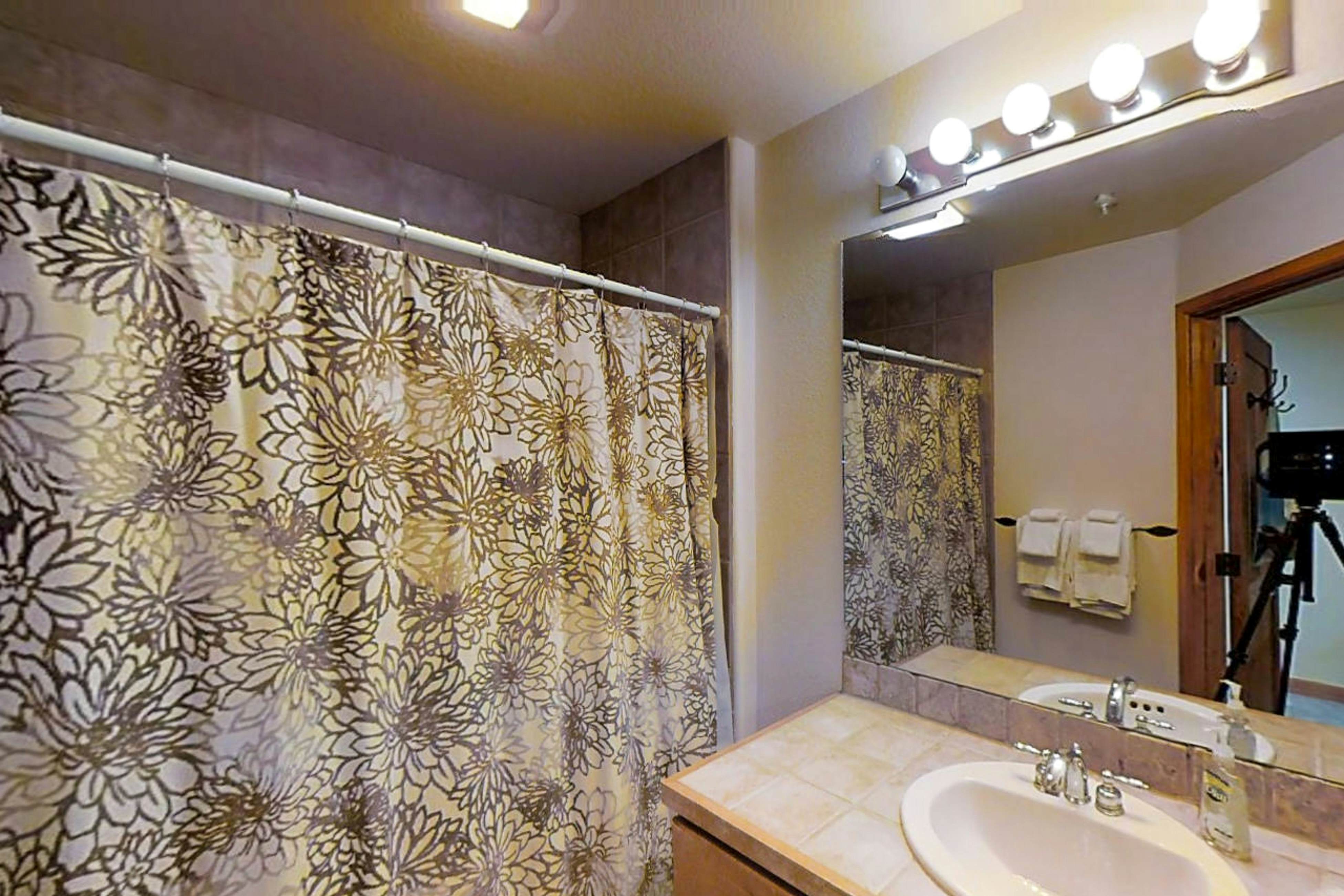 Romance at Riverbends' Snowflake Lift Studio Space with 1 and a half bathrooms