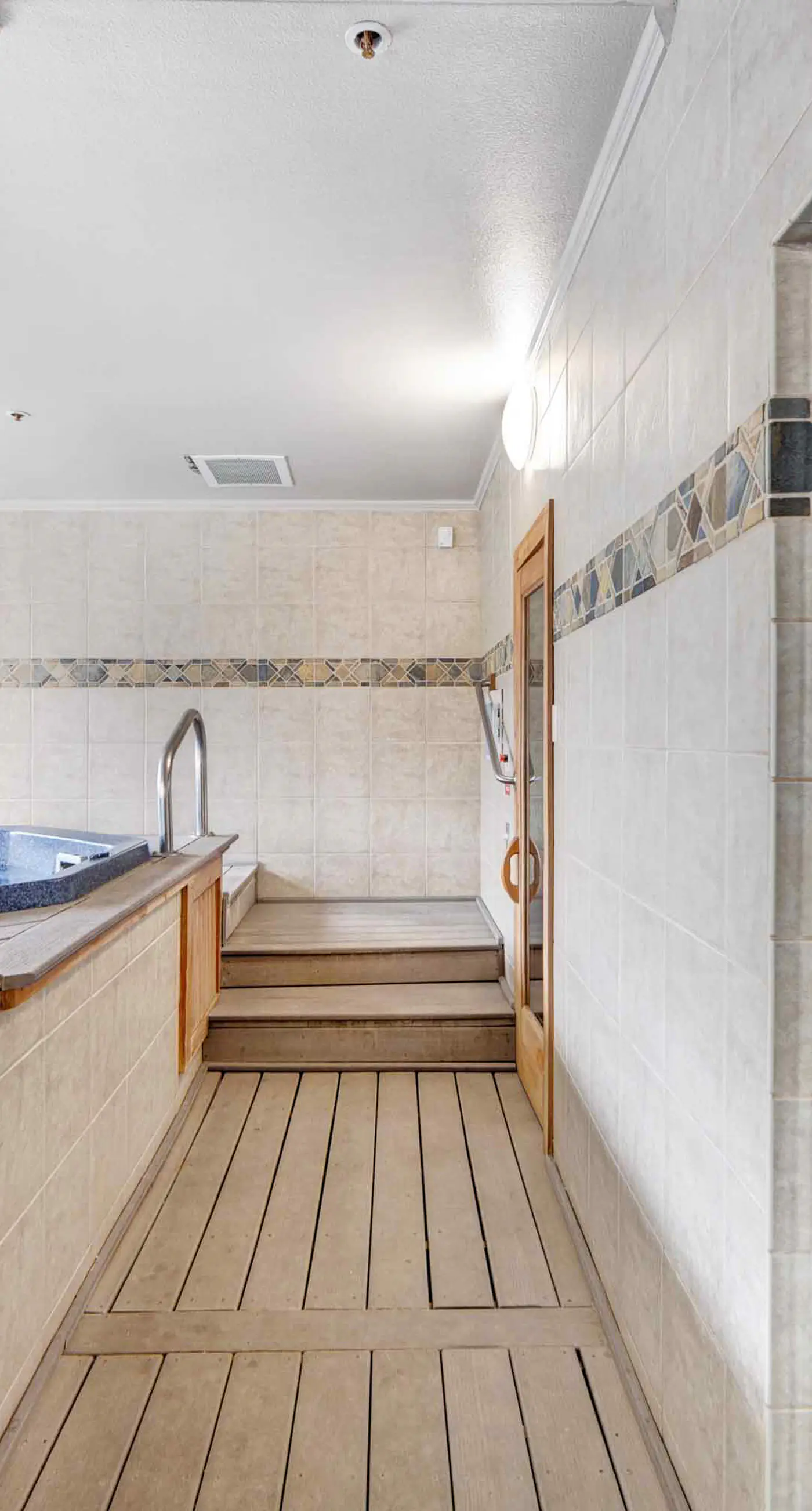 River Mountain Lodge #E218B