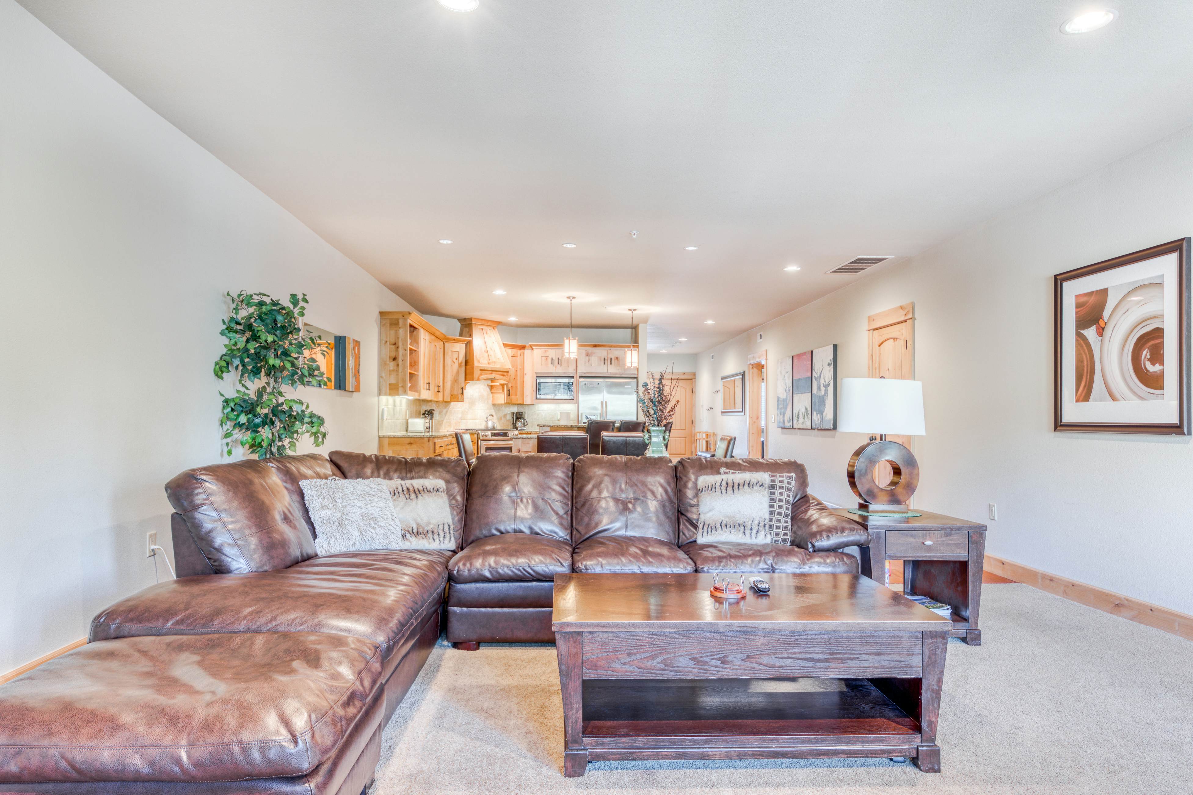 #301  Grand Lodge South Master Suite