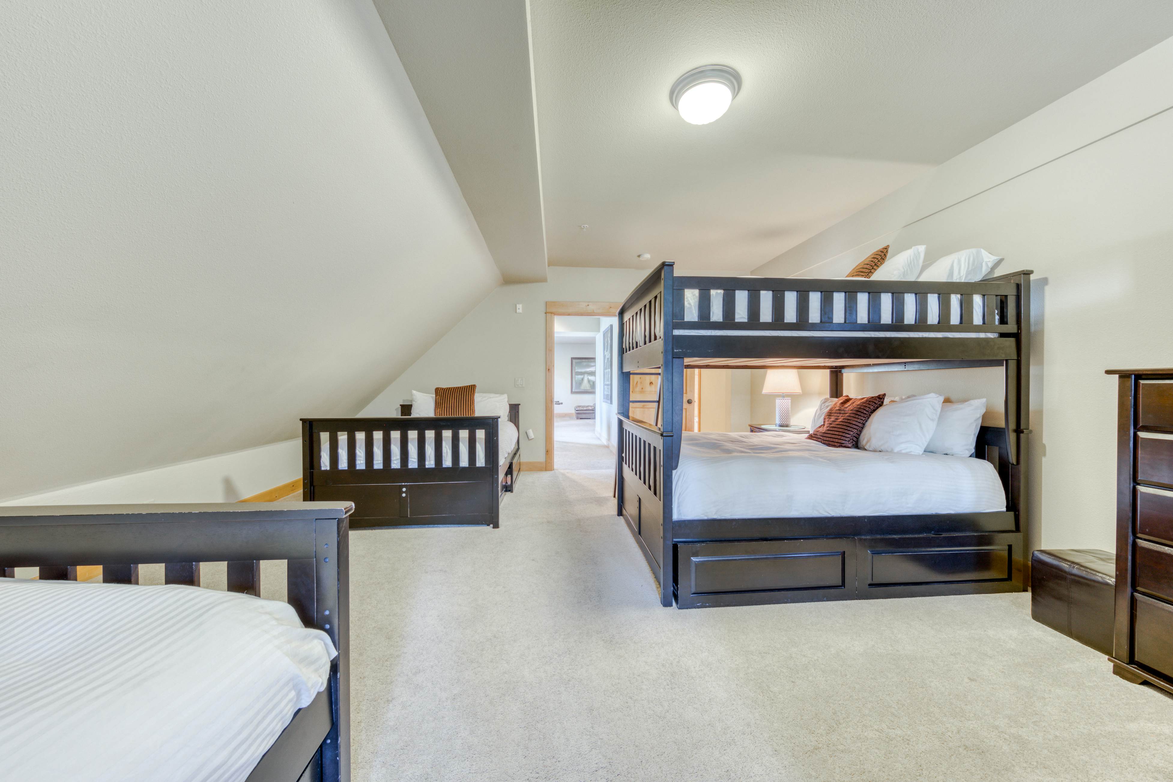 #301  Grand Lodge South Master Suite