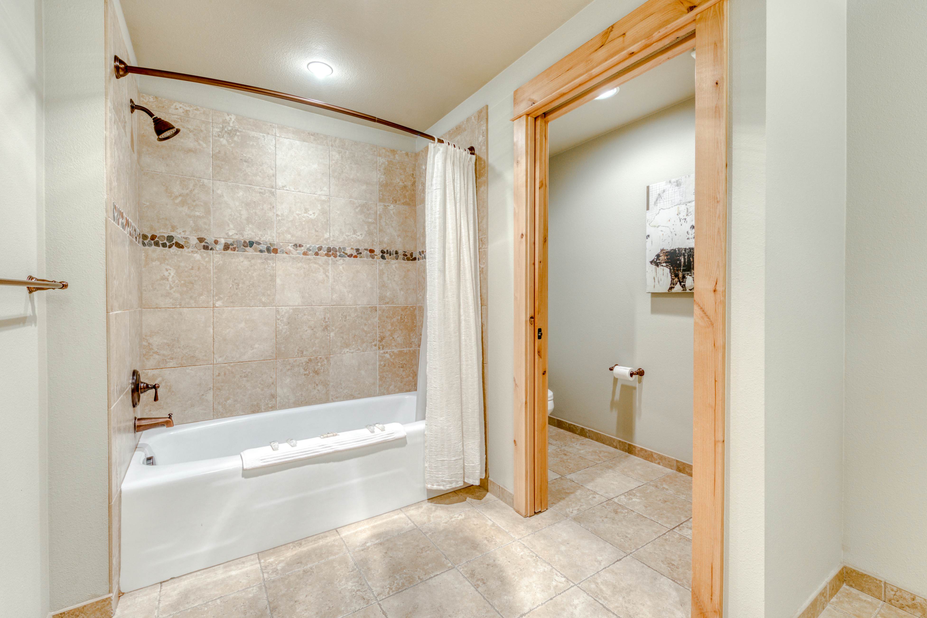 #301  Grand Lodge South Master Suite