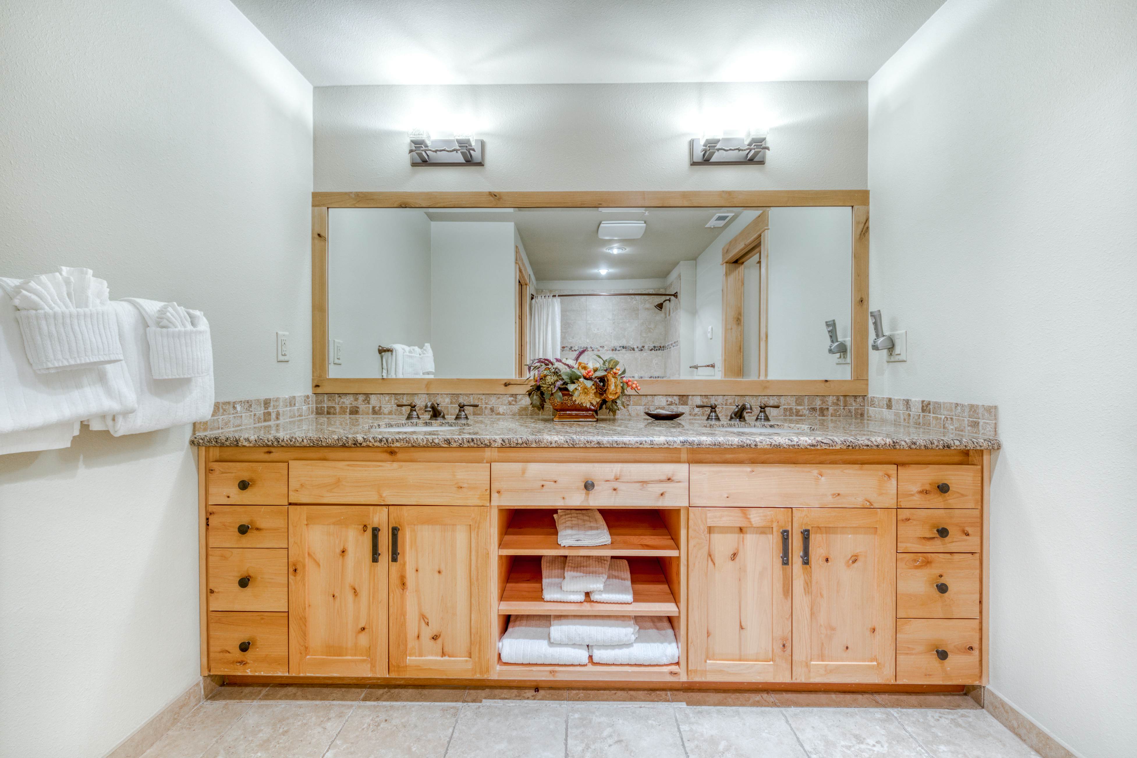 #301  Grand Lodge South Master Suite