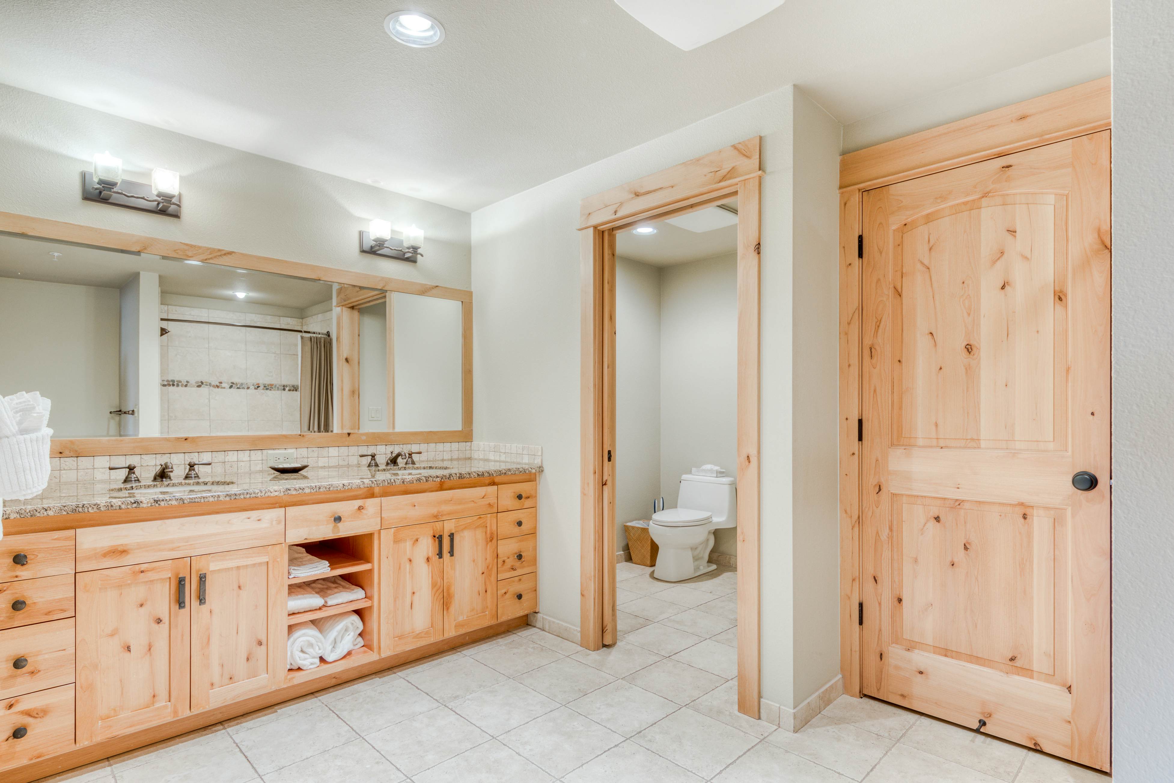 #301  Grand Lodge South Master Suite