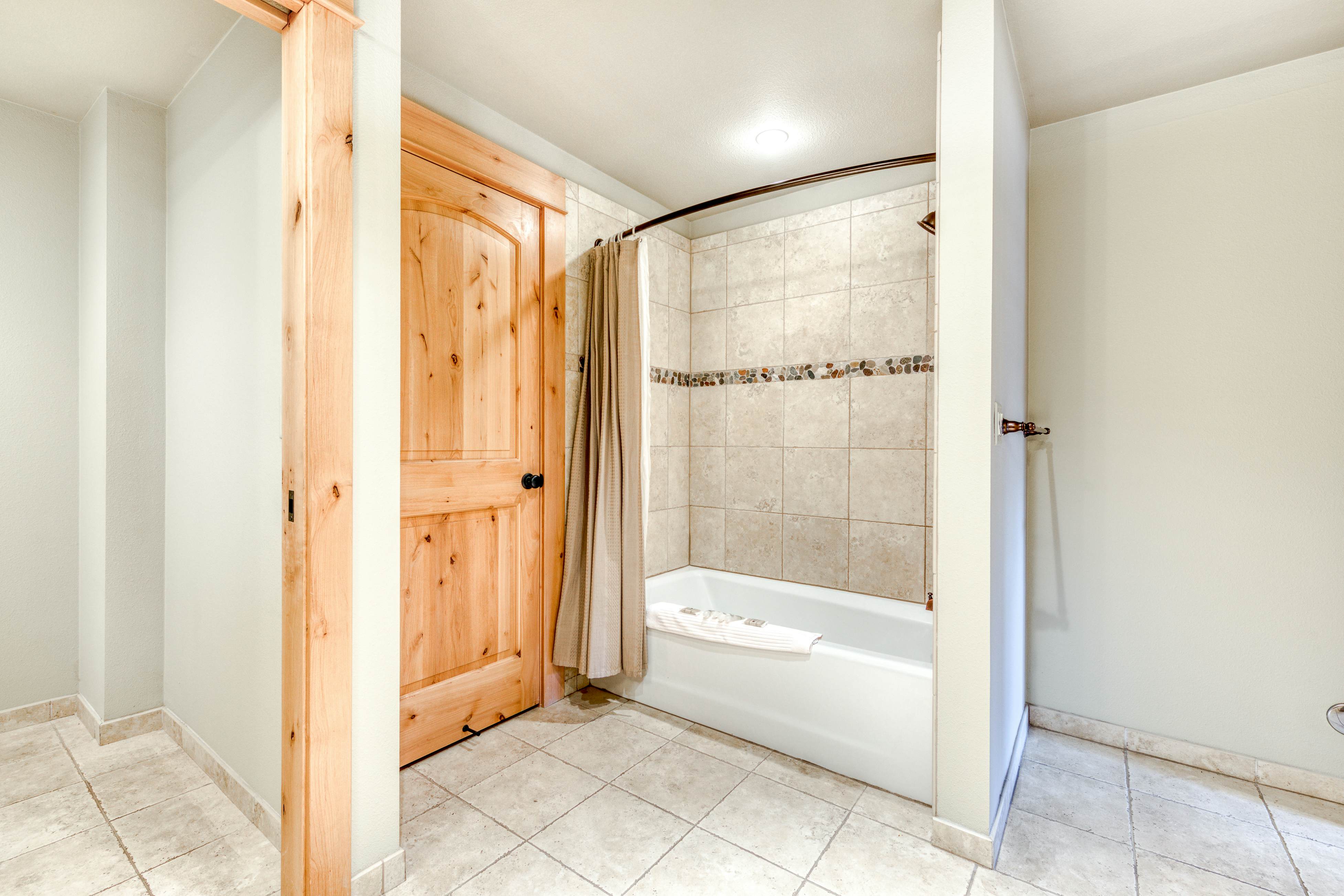 #301  Grand Lodge South Master Suite