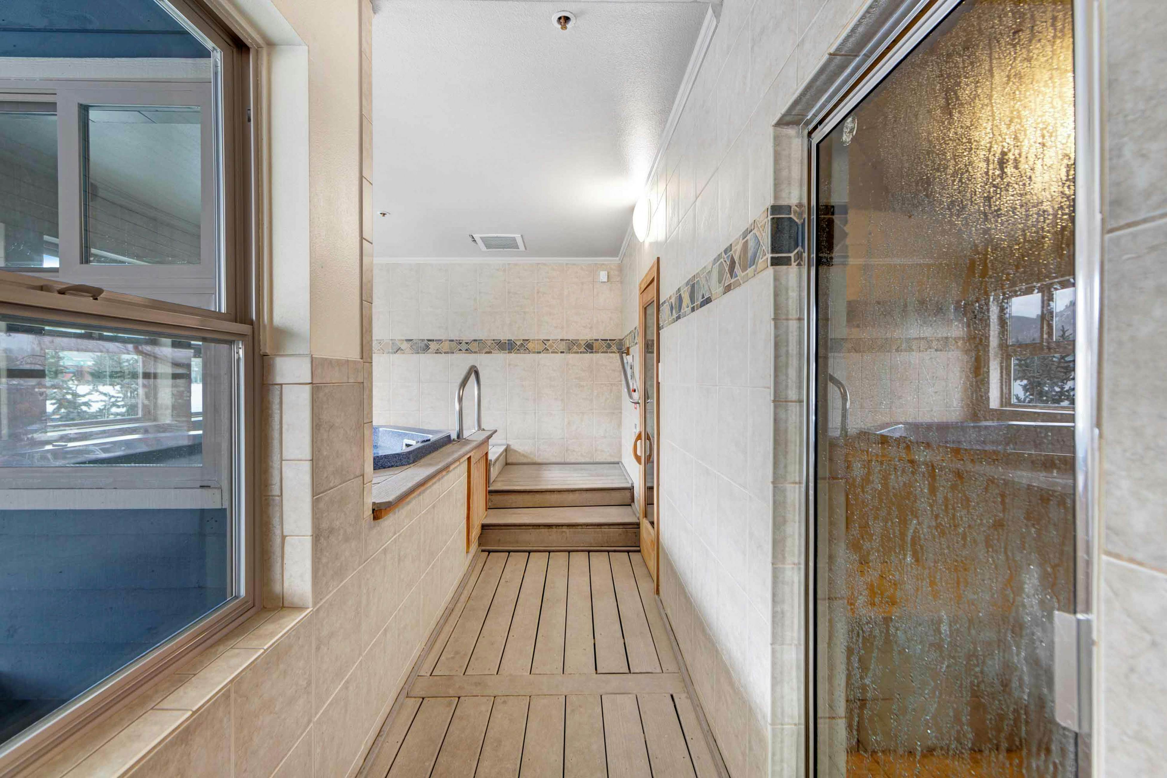 River Mountain Lodge #W220