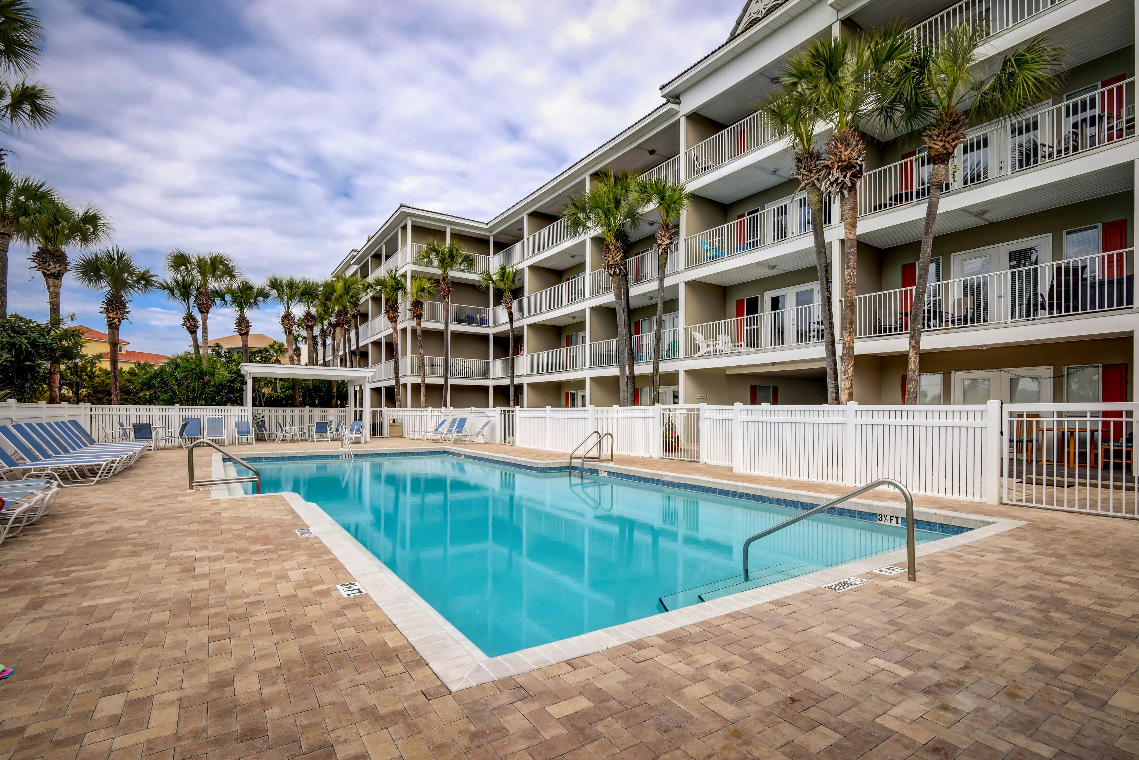 Gulf Place Caribbean 215