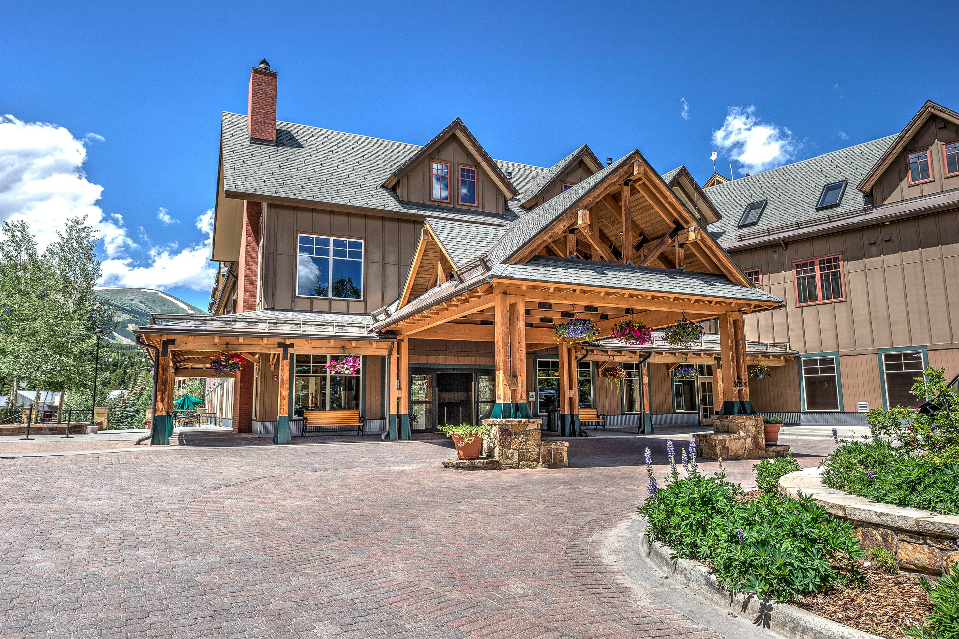 Colorado Cabin Rentals, Vacation Rentals, Ski Chalets | Vacasa