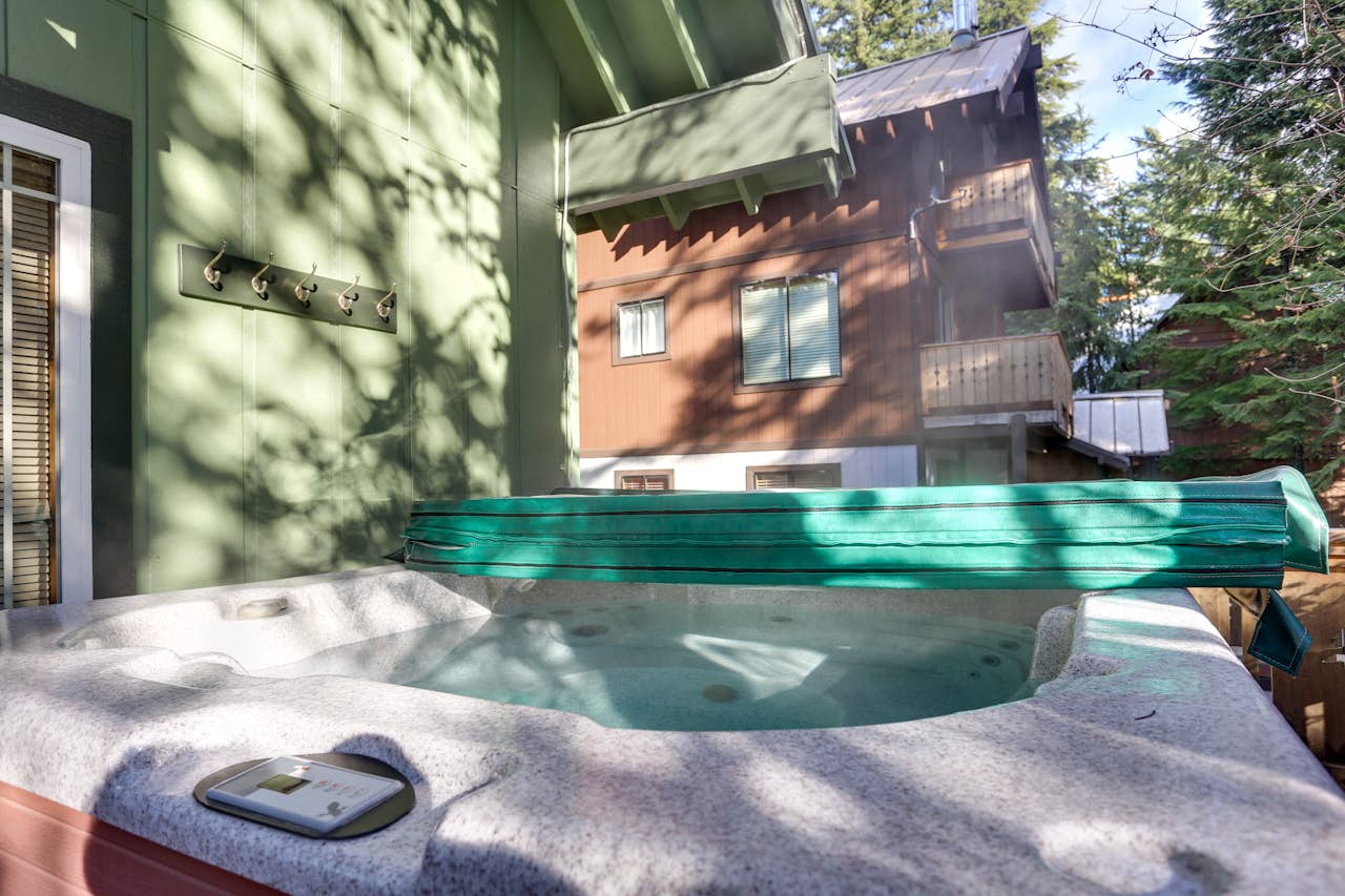 Mt Hood Chalet Vacation Rental 4 BD Vacation Rental in Government Camp, OR Vacasa