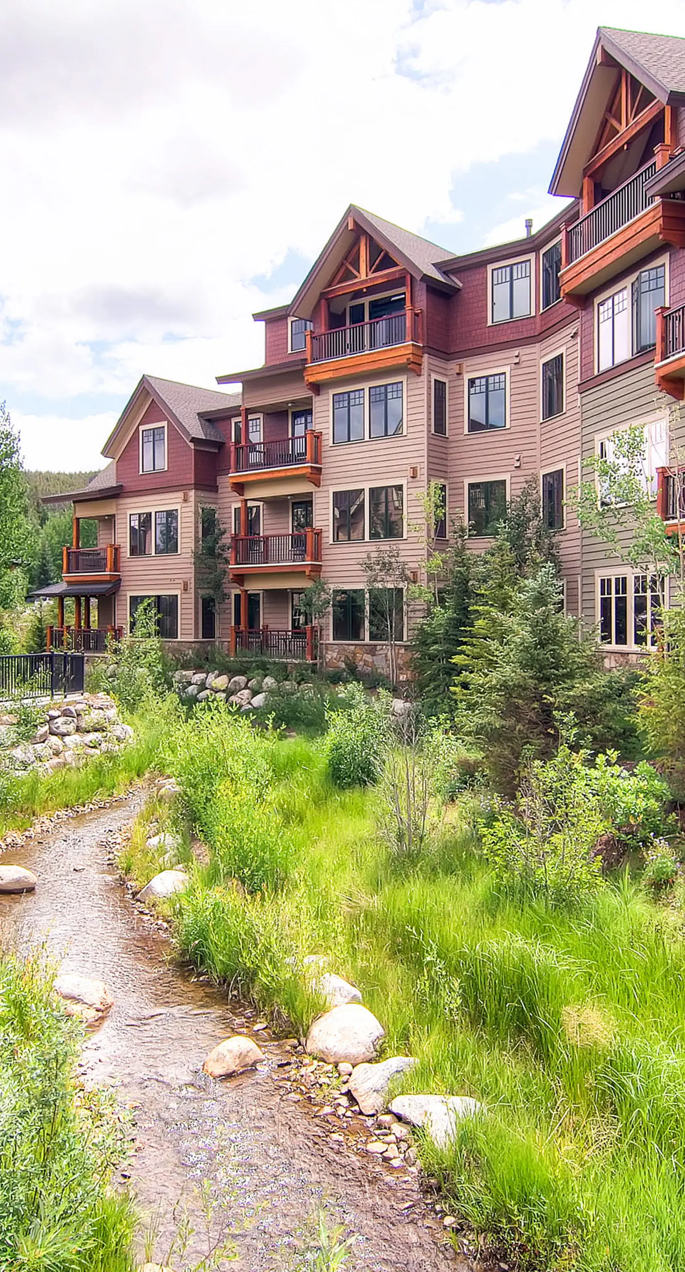 Water House On Main Street #5305