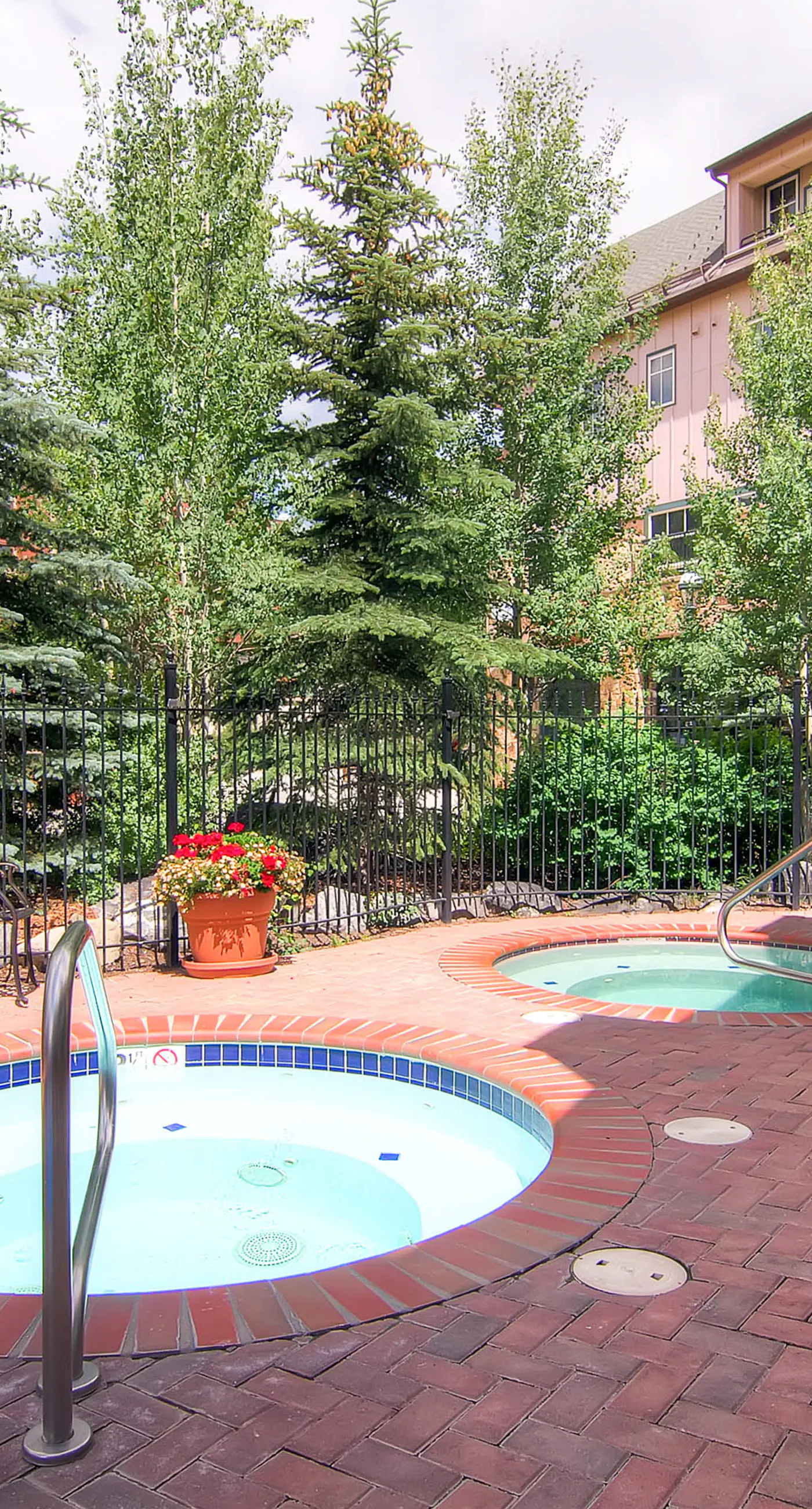 Water House On Main Street #5305