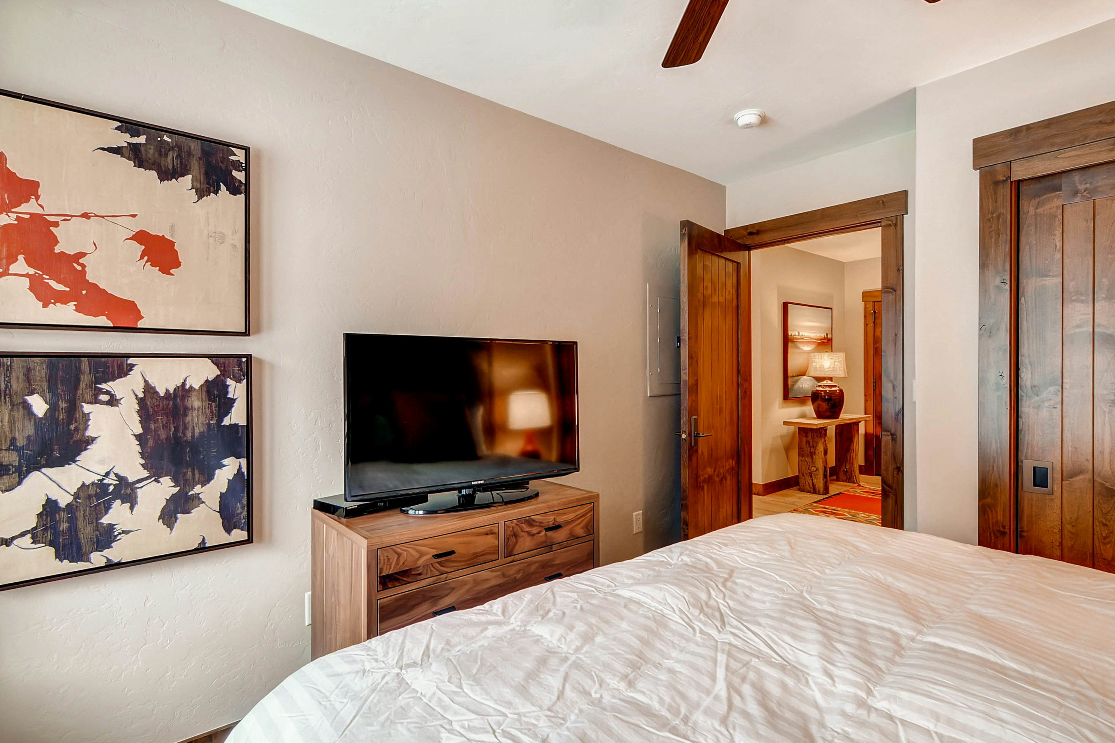 Water House On Main Street #6108